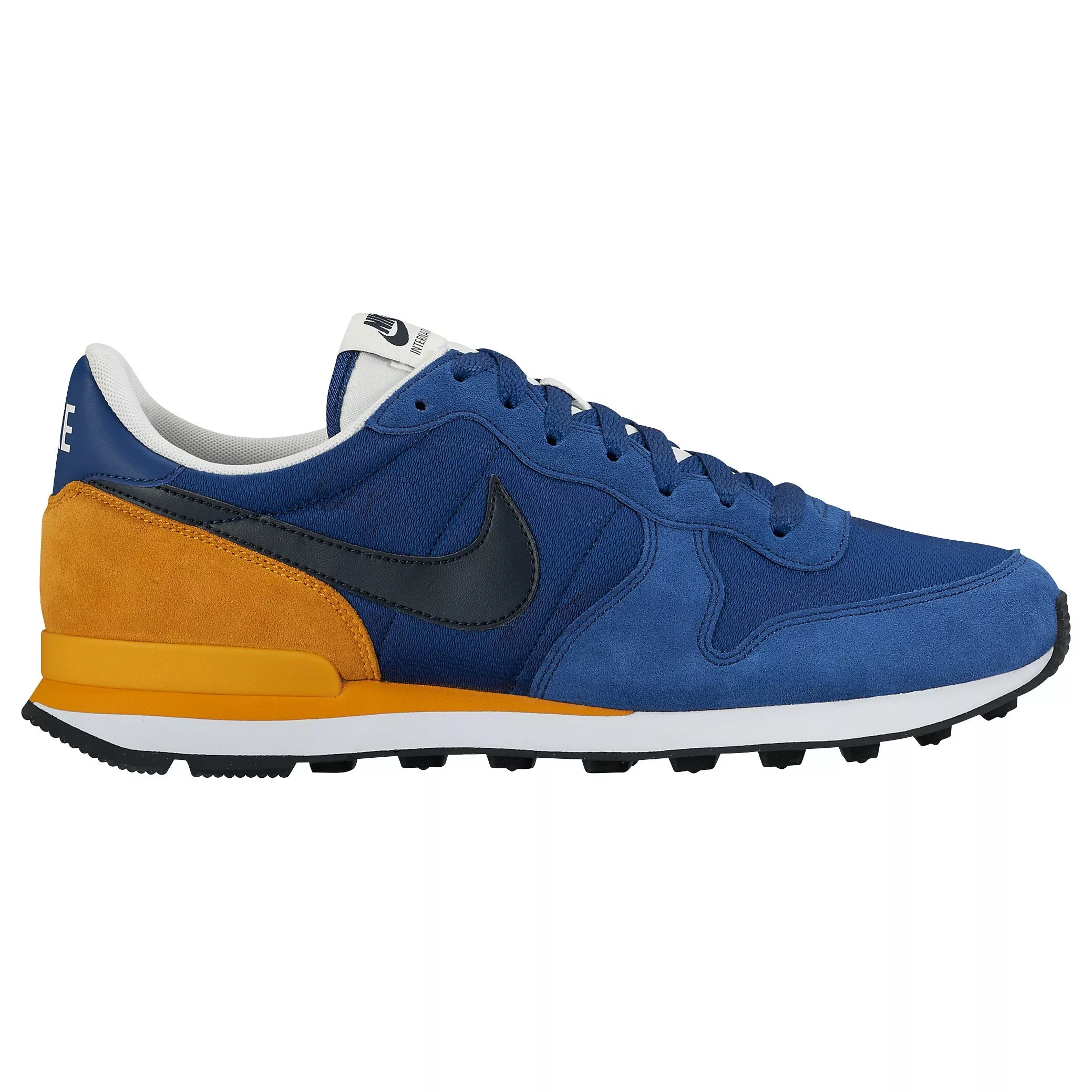 Nike internationalist essential trainers best sale