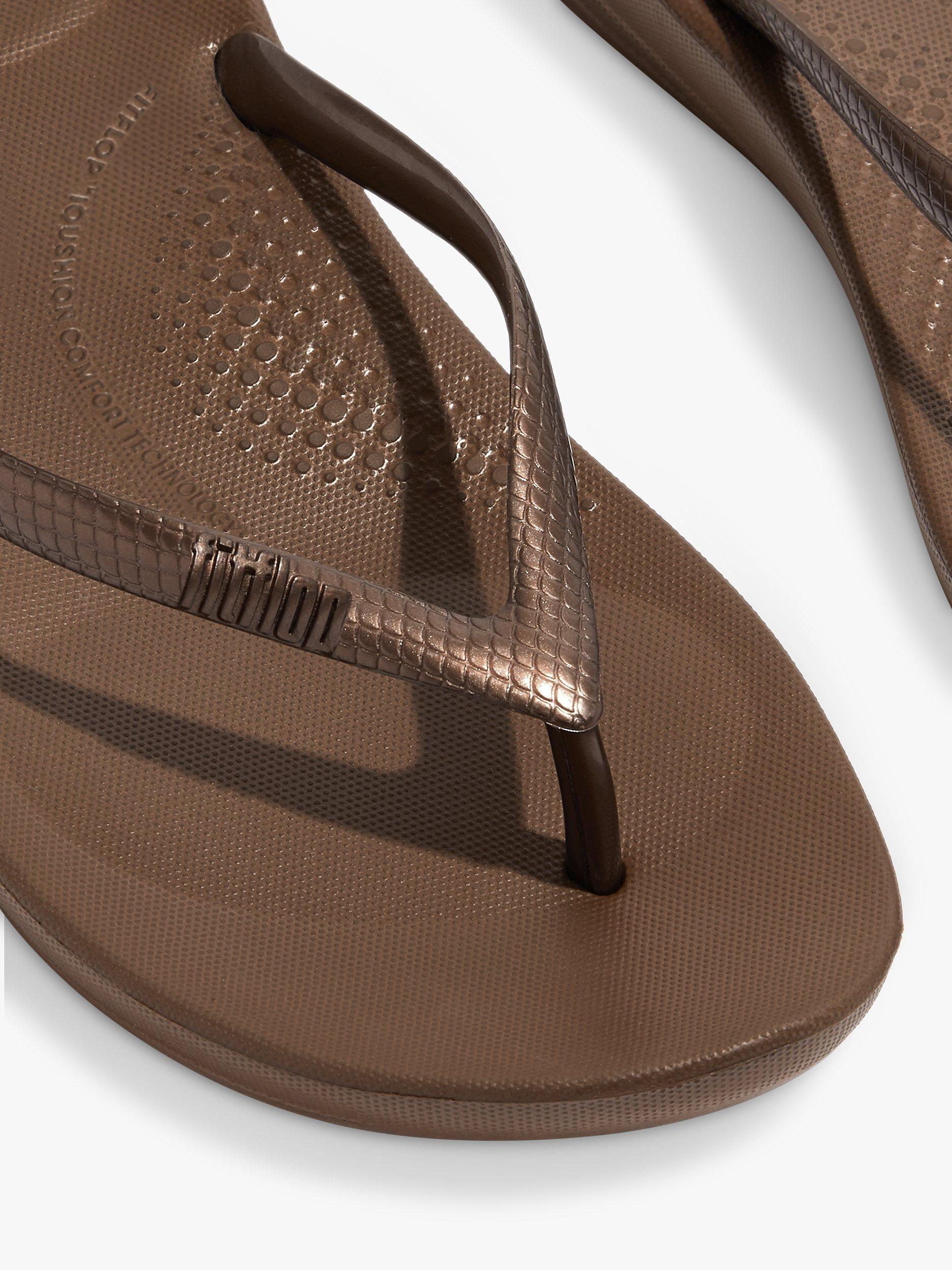 FitFlop IQushion Ergonomic Flip Flops Metallic