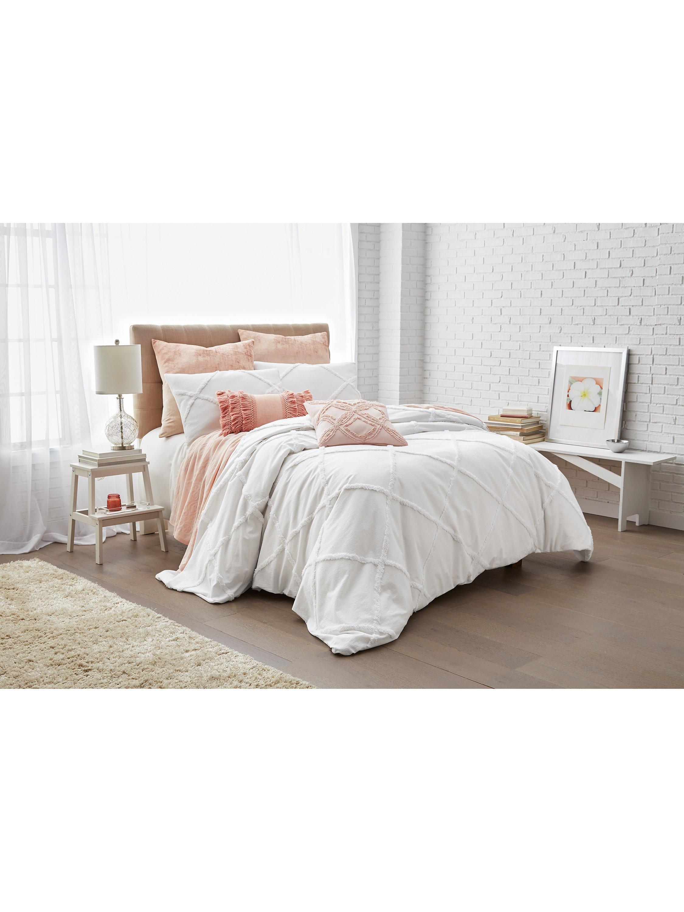 Peri Home Chenille Lattice Bedding