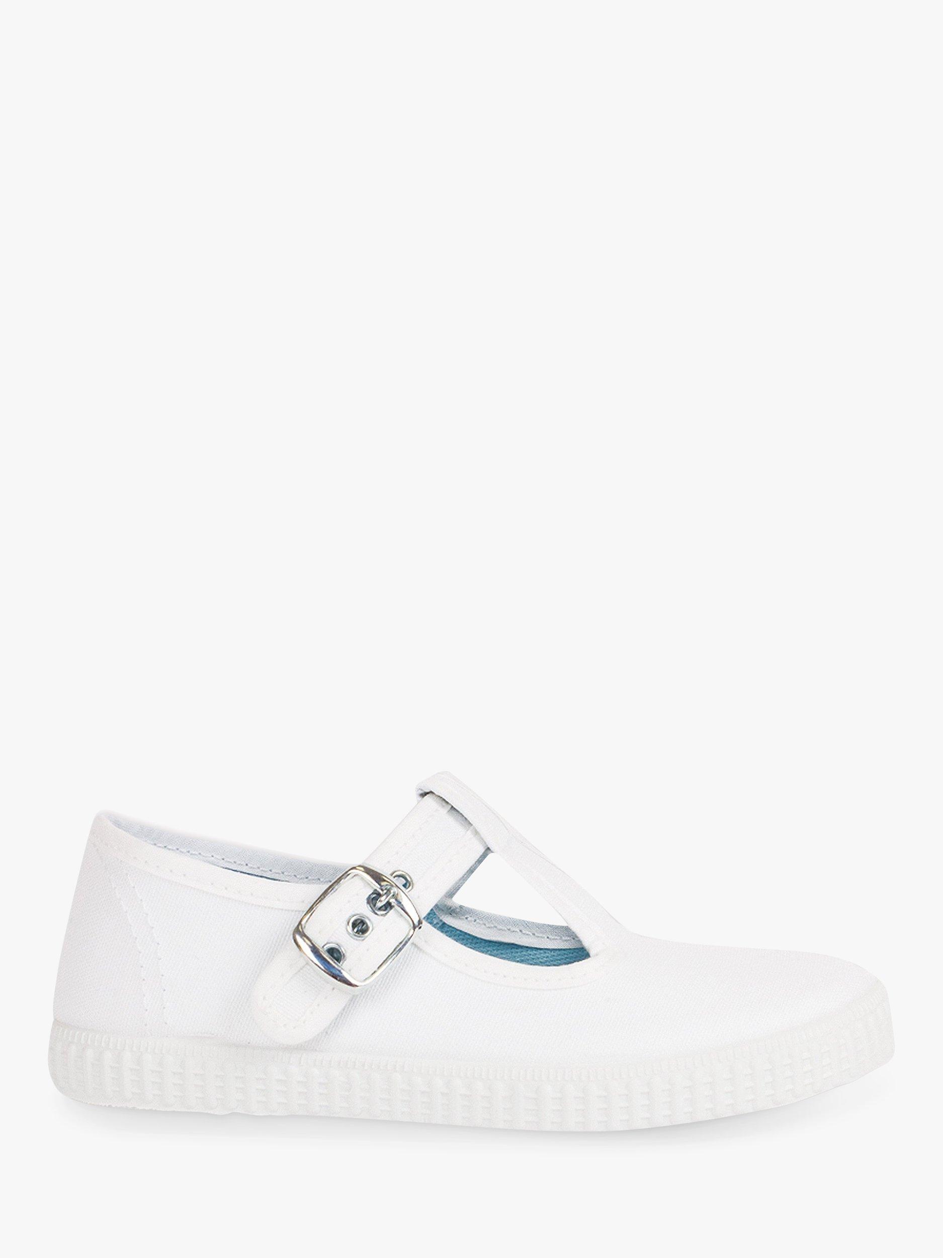 Product image 1 of 6, which shows Trotters Kids' Hampton Nantucket Canvas Plimsolls, White, 3 Jnr