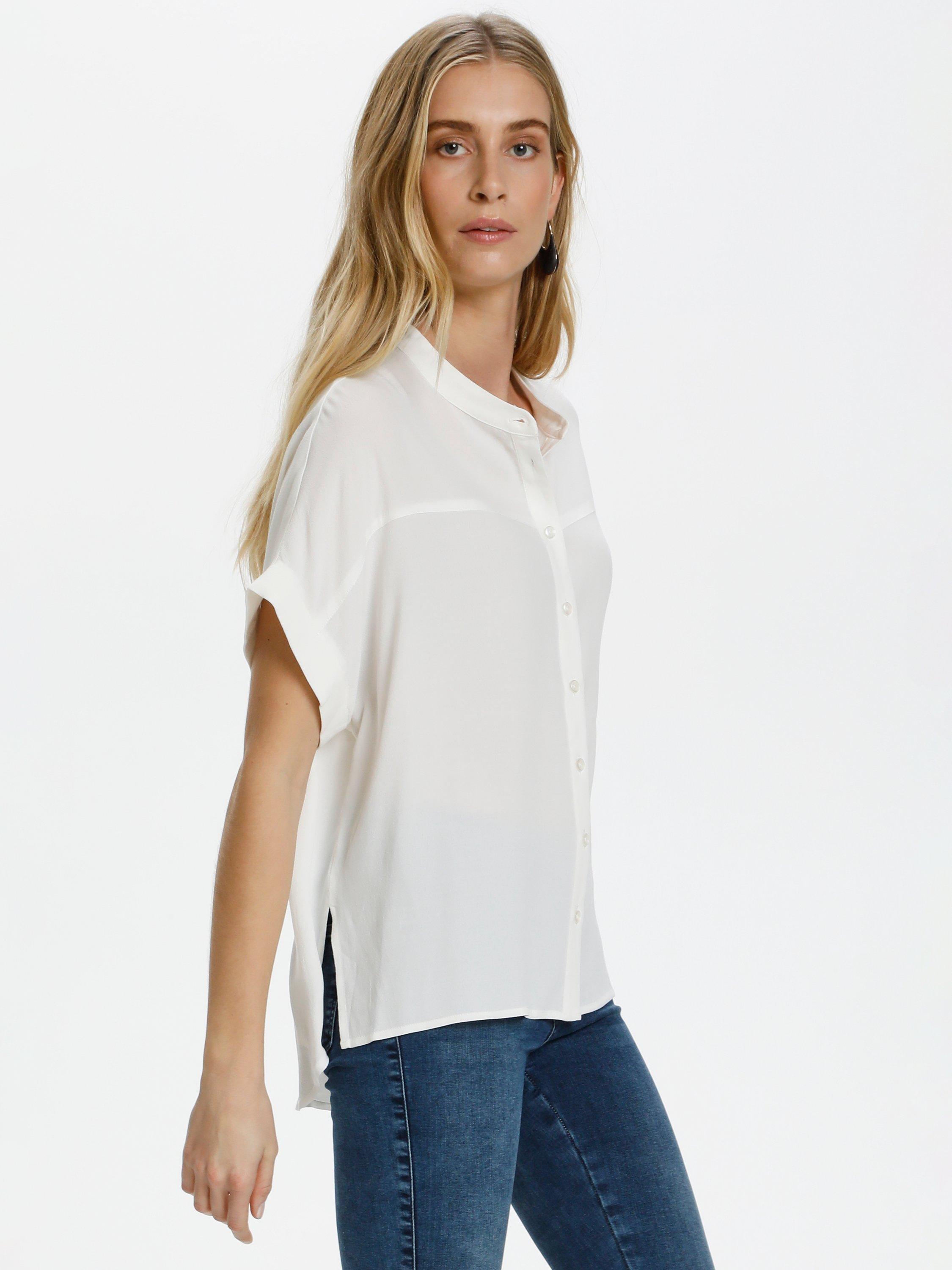 Product image 4 of 7, which shows Soaked In Luxury Helia Shirt, Broken White, XS