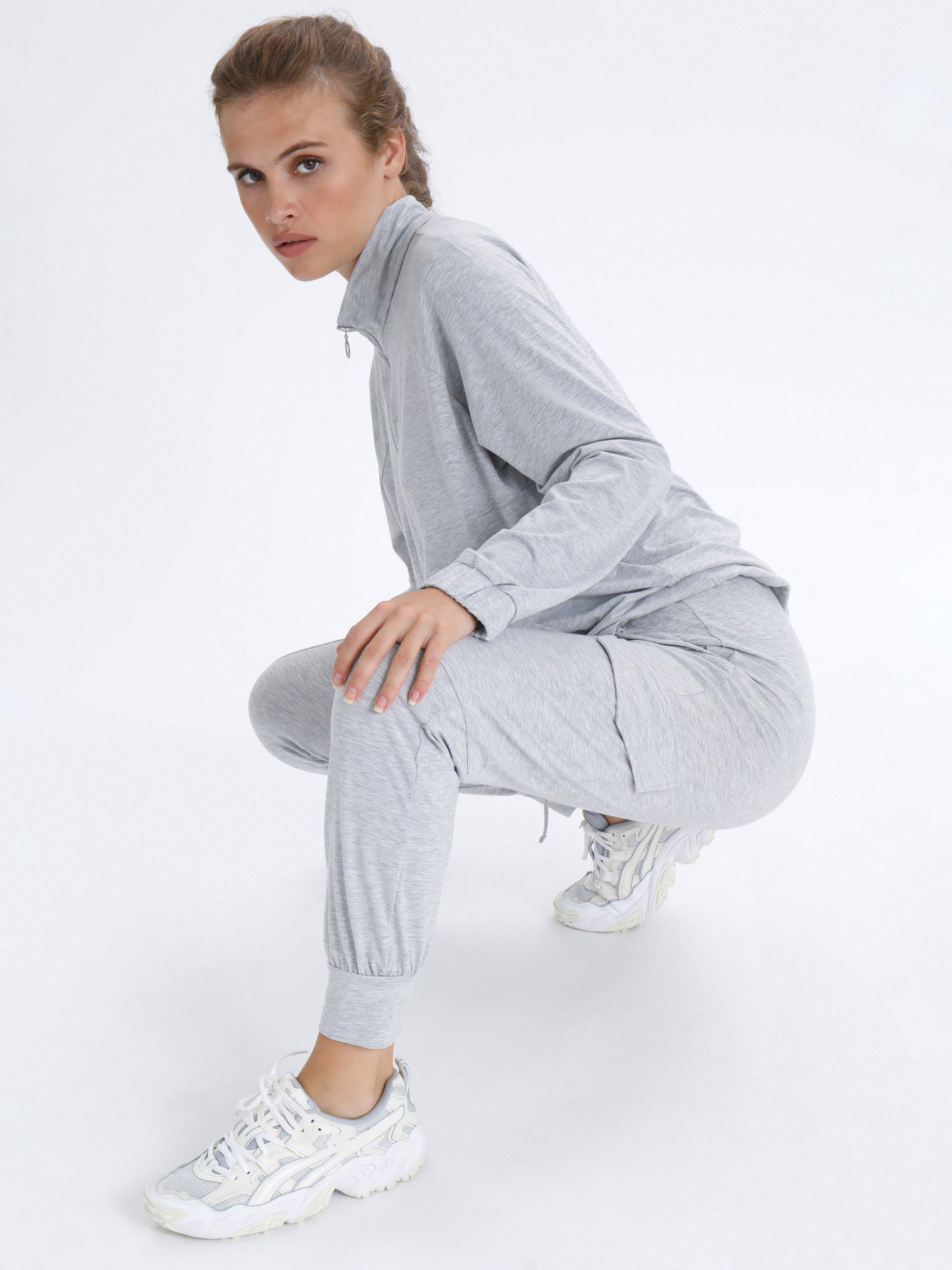 Product image 4 of 7, which shows KAFFE Siggi Linda Joggers, Light Grey Melange, 8
