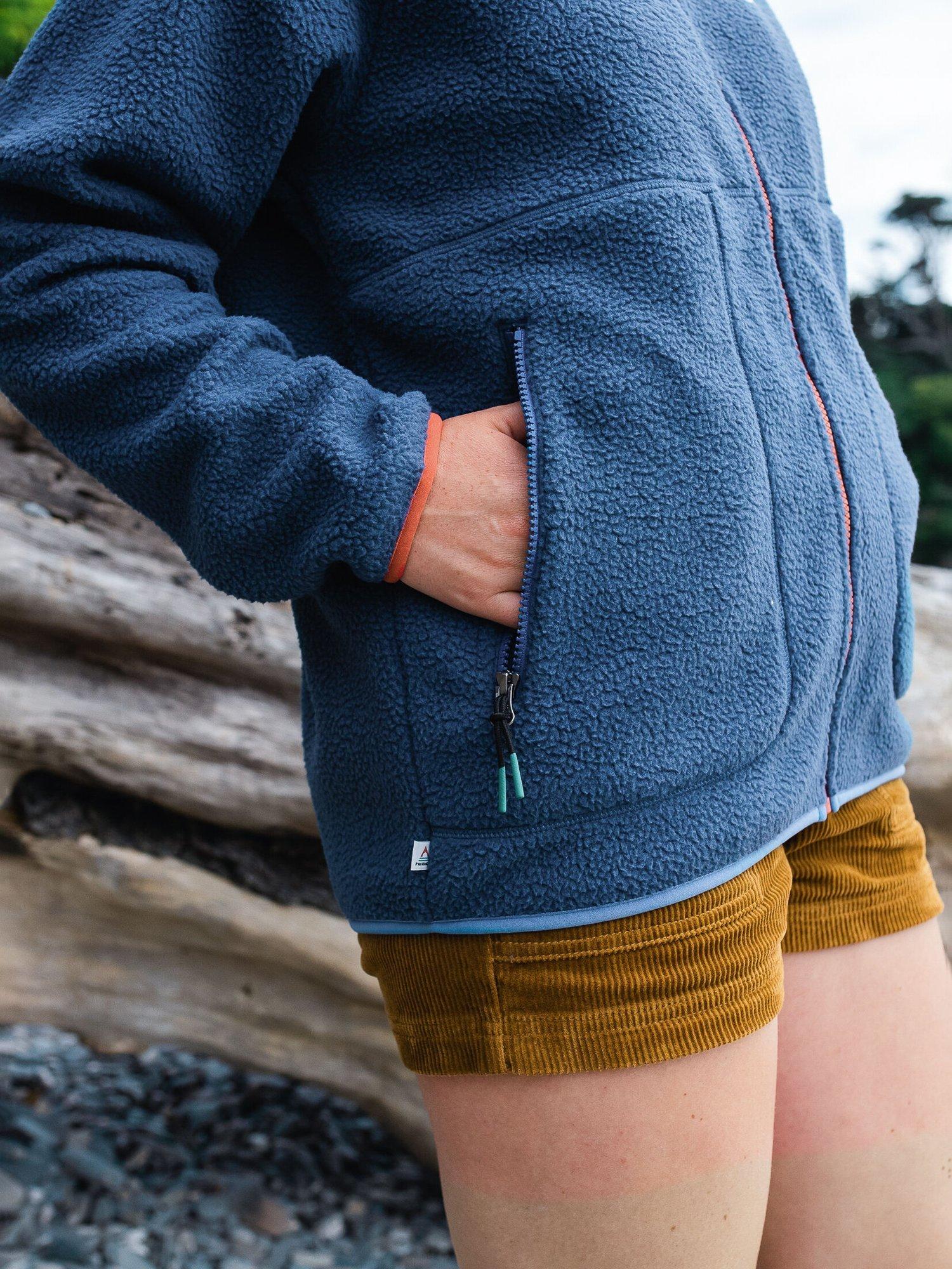 Product image 3 of 5, which shows Passenger Fairbanks Fleece, Navy, XS