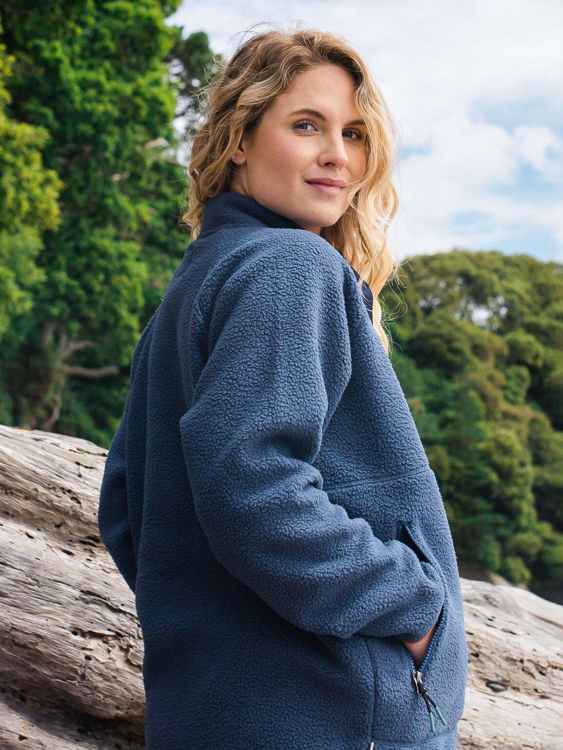 Product image 4 of 5, which shows Passenger Fairbanks Fleece, Navy, XS
