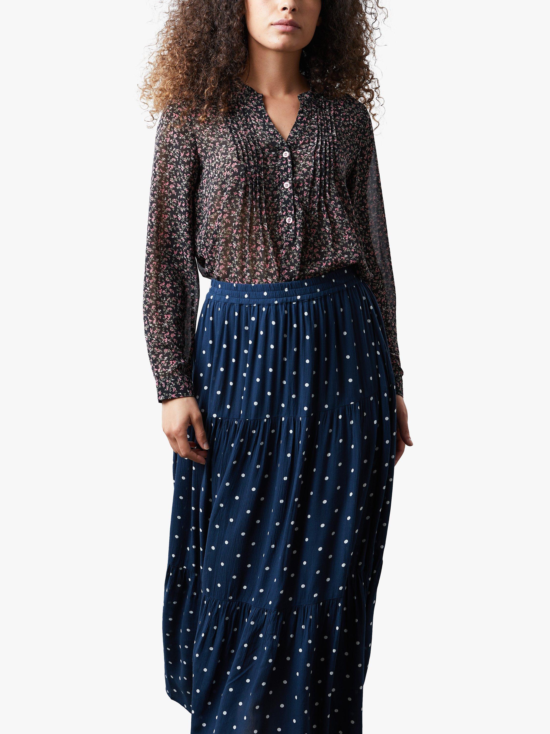 Lollys Laundry Helena Long Sleeve V-Neck Shirt