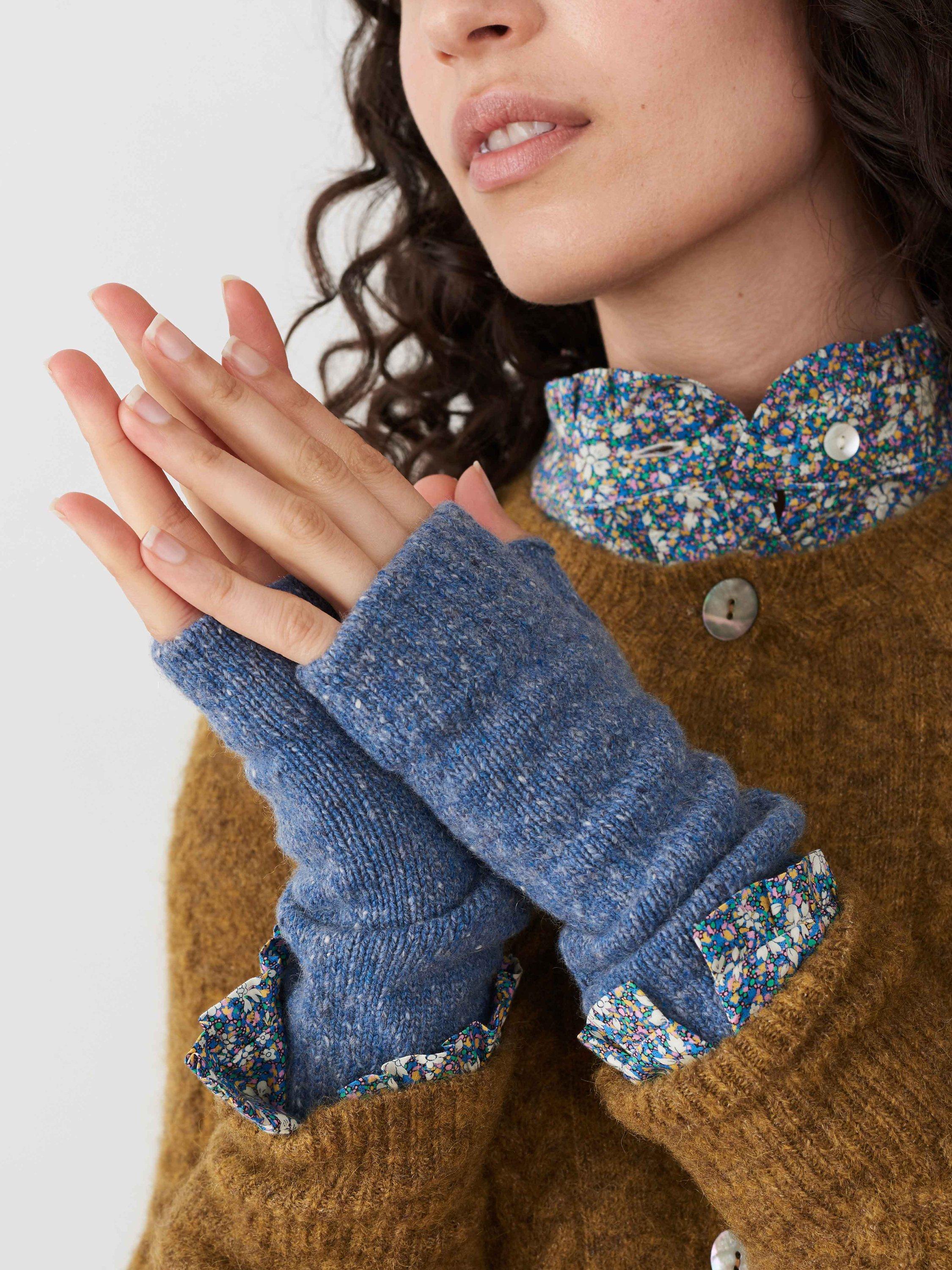 Brora Donegal Cashmere Wrist Warmers, Delft, One Size