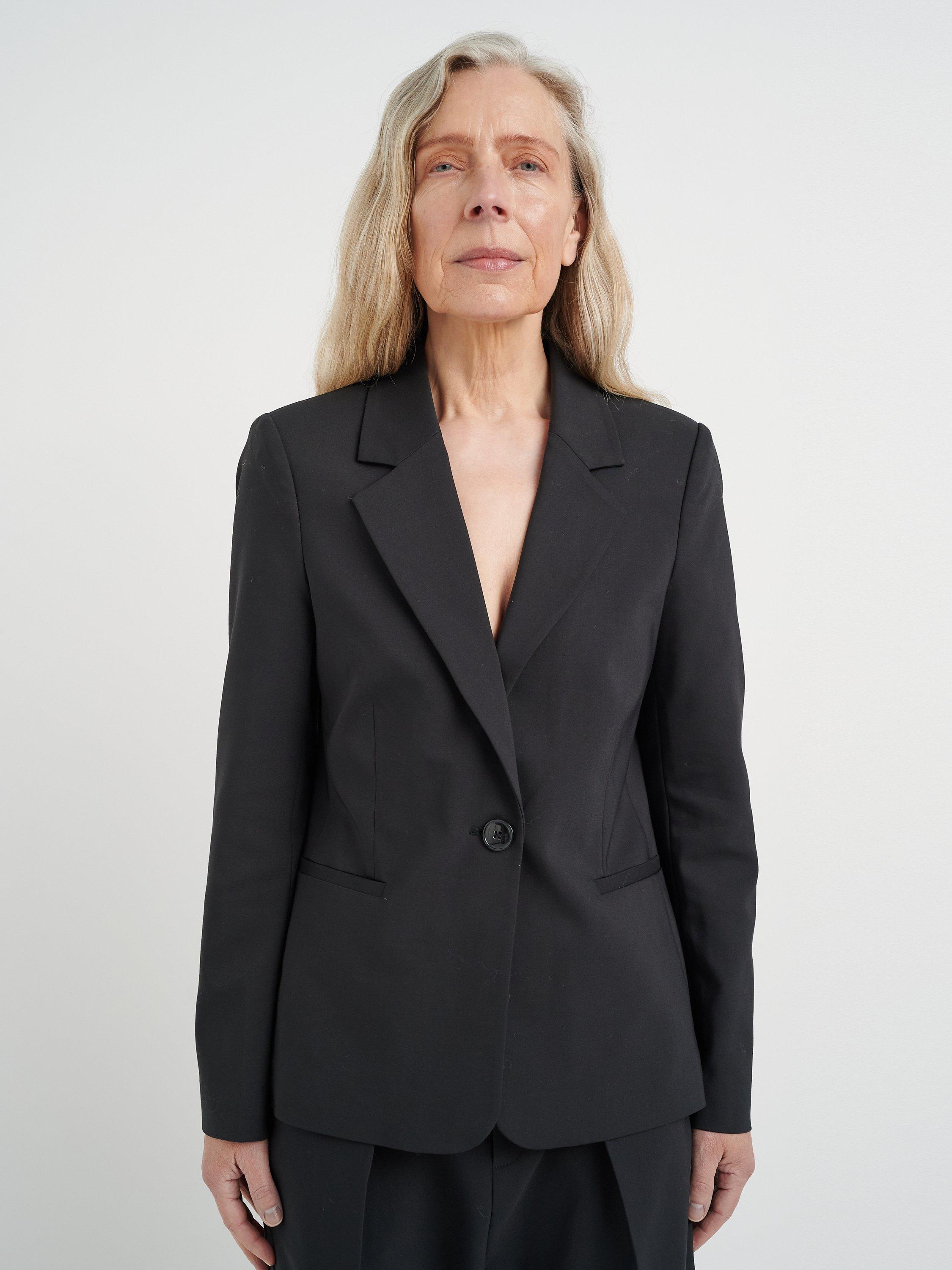 Product image 3 of 6, which shows InWear Zella Classic Short Blazer, Black, 8