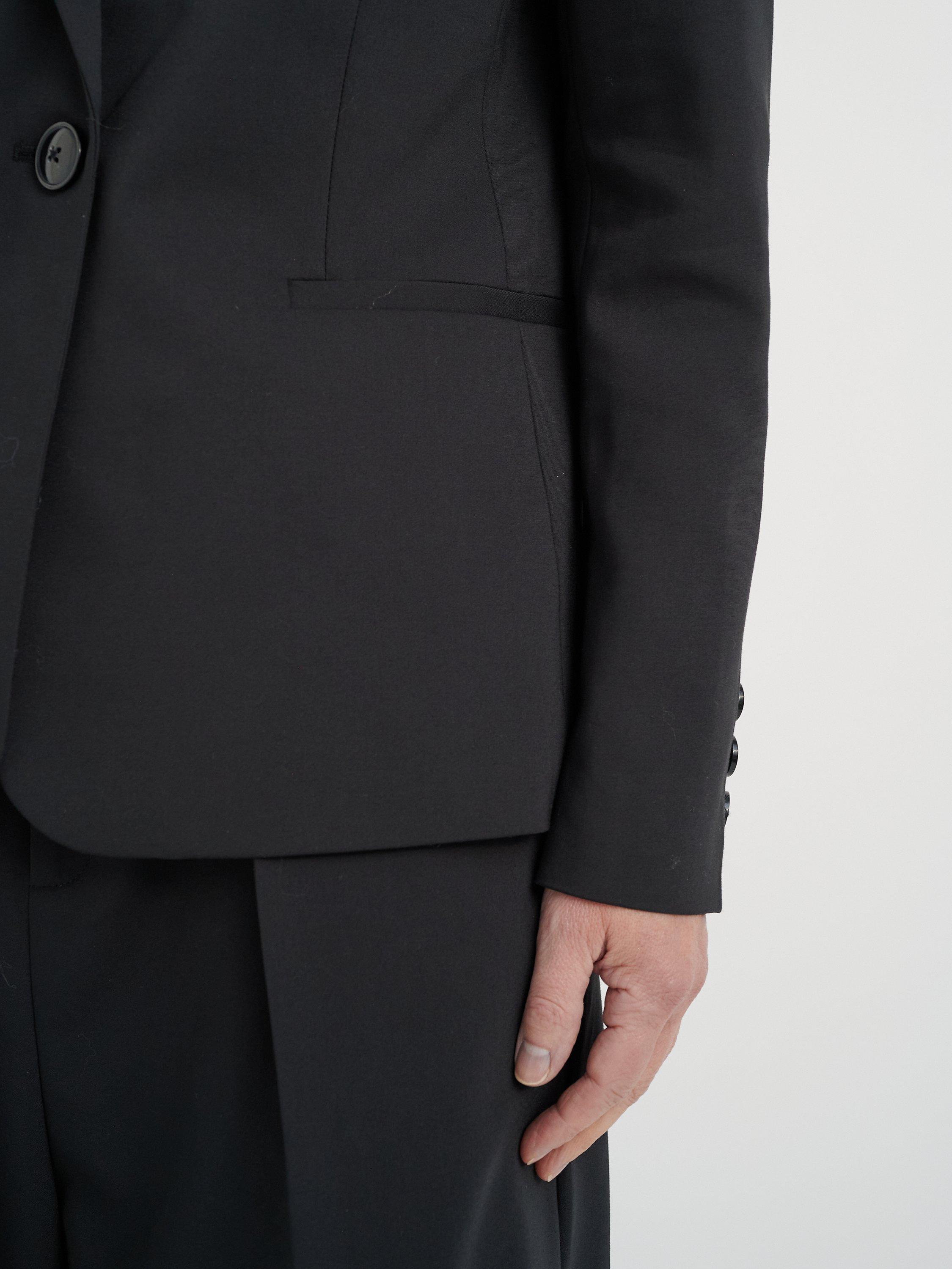 Product image 4 of 6, which shows InWear Zella Classic Short Blazer, Black, 8