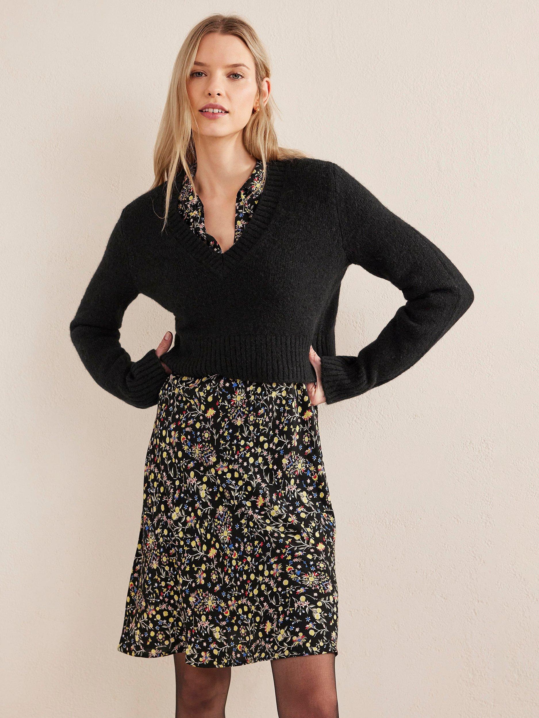 Boden Cropped V-Neck Wool Blend Jumper, Black