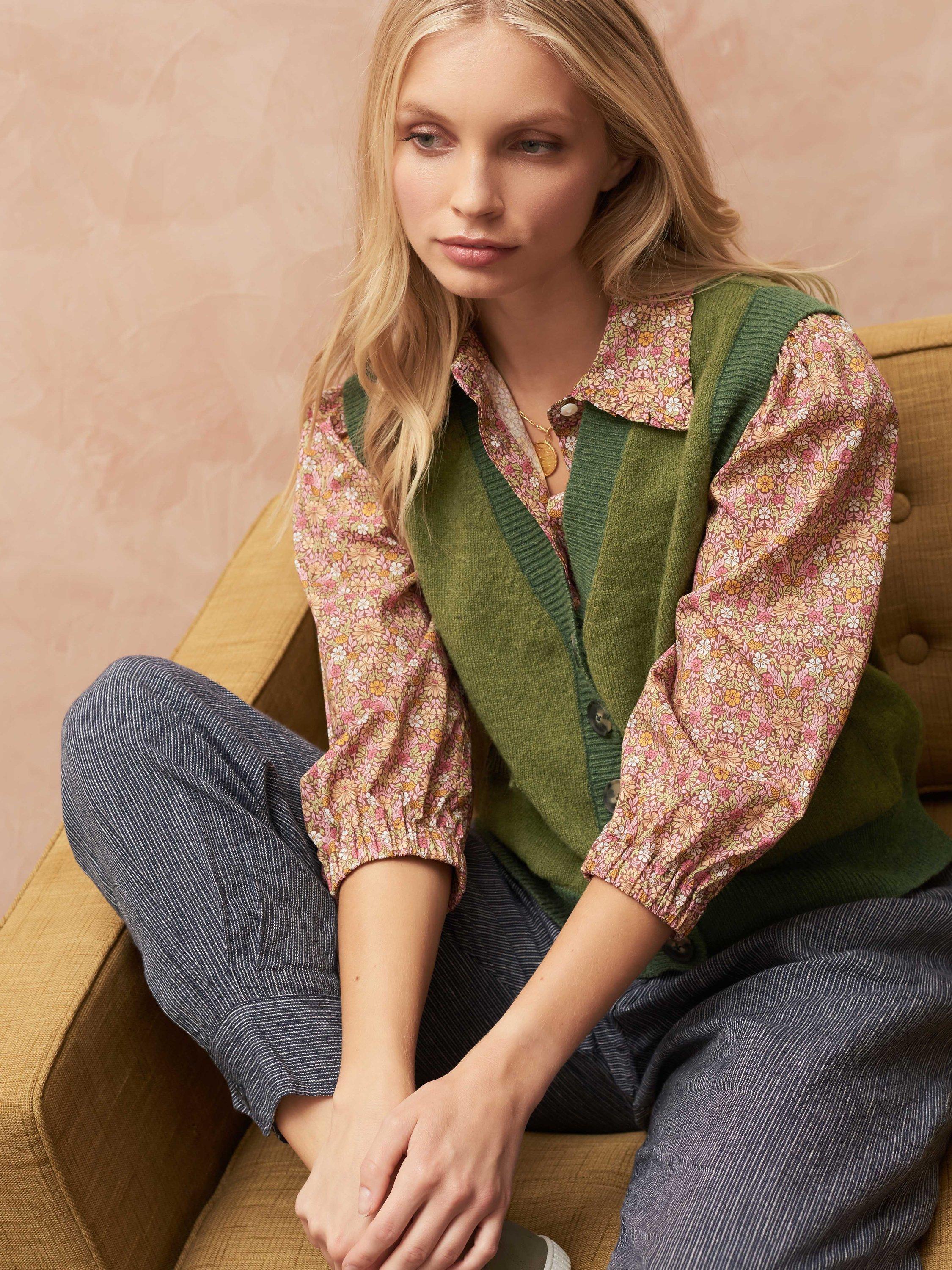 Brora  Merino Lambswool Sleeveless Cardigan, Fern