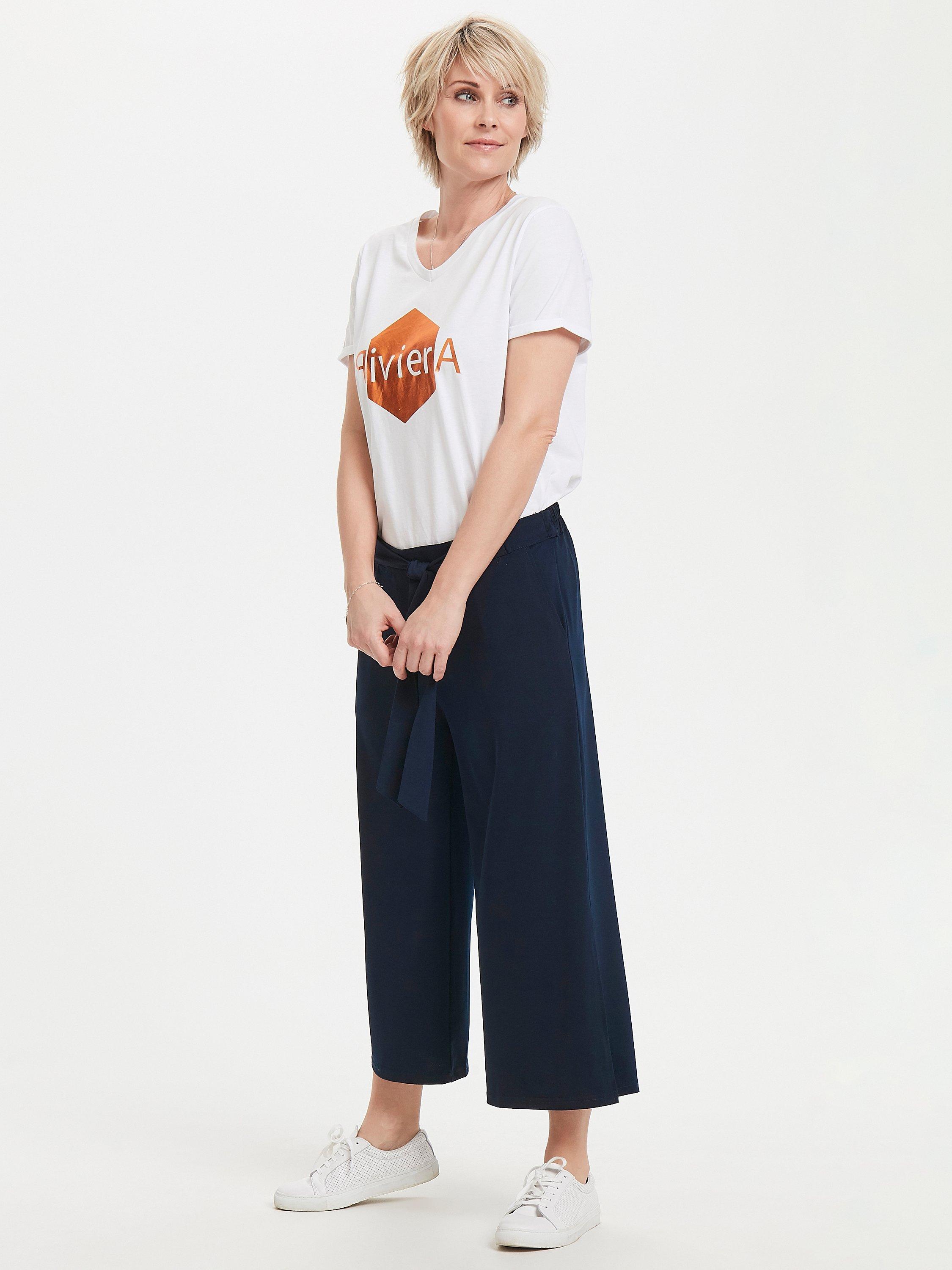 Product image 3 of 8, which shows KAFFE Malli Cropped Casual Trousers, Midnight Marine, M
