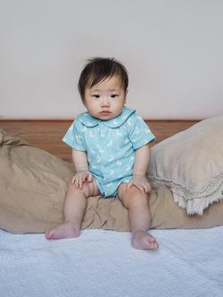 The Little Tailor Baby Hare Print Jersey Shorty Romper, Blue