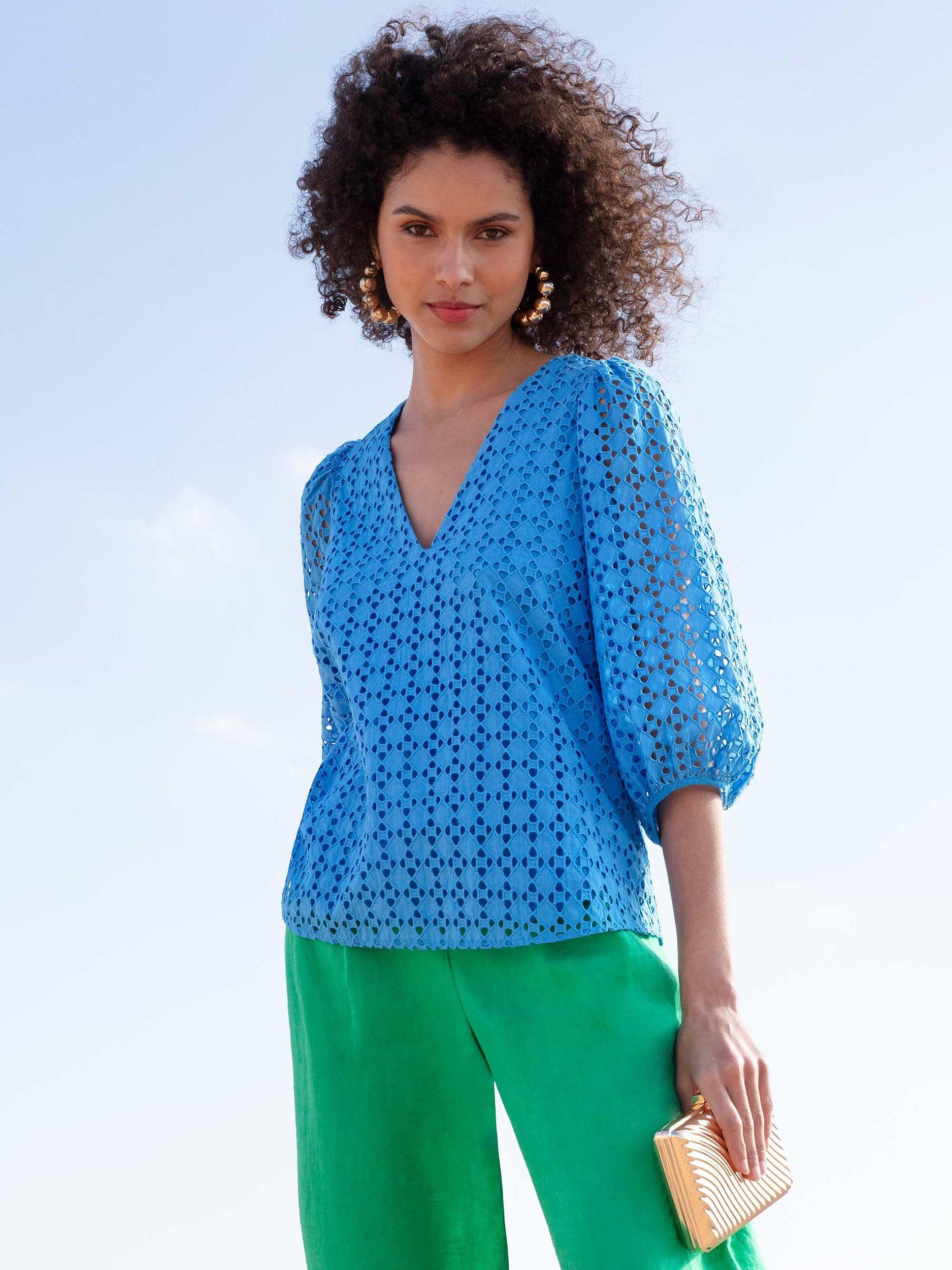 Ro&Zo Broderie V Neck Blouse
