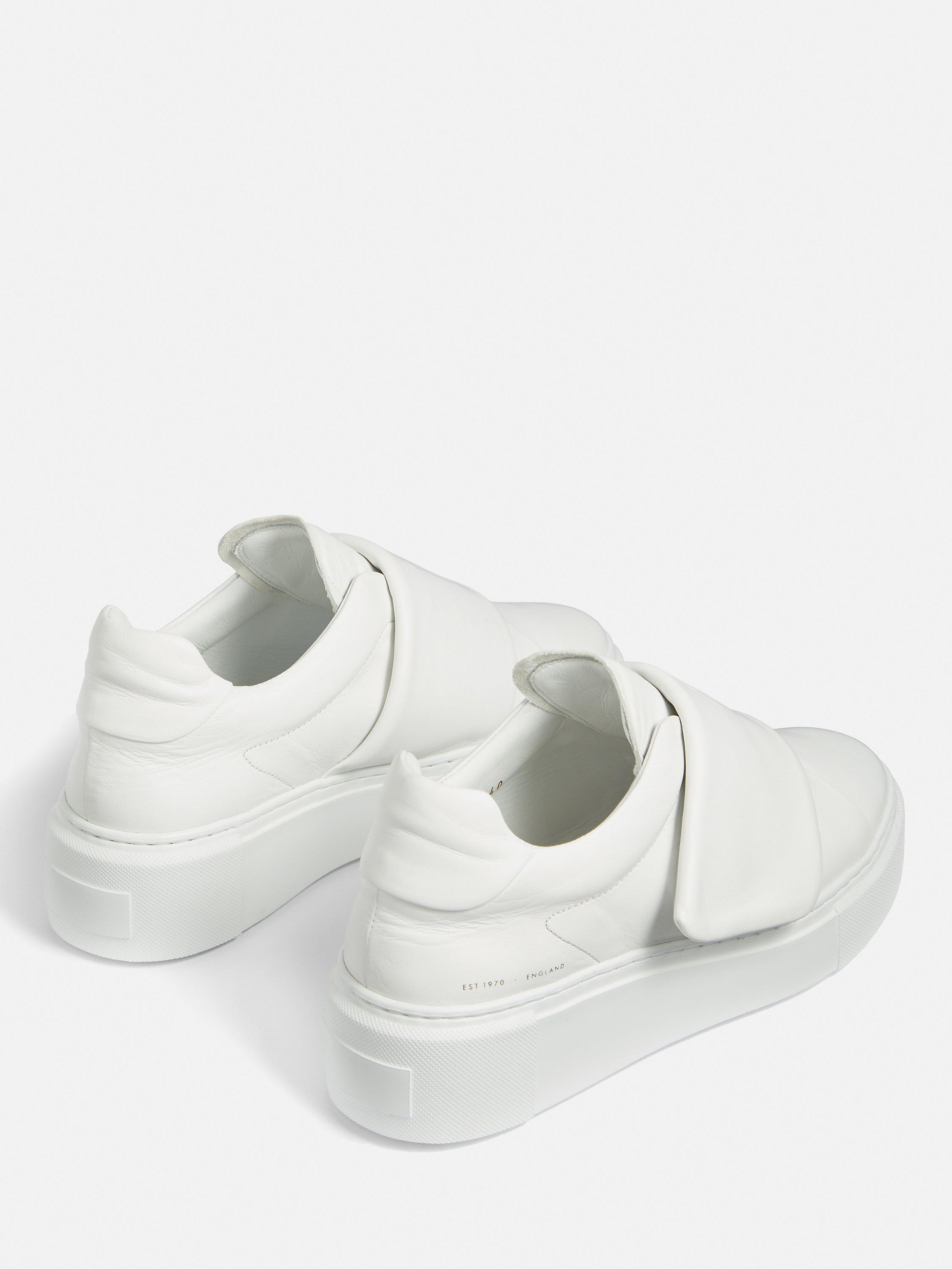 Product image 2 of 5, which shows Platform Leath WH EU36