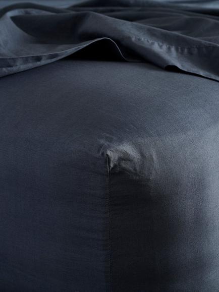 Bedfolk Relaxed Cotton Deep Fitted Sheet, Ink