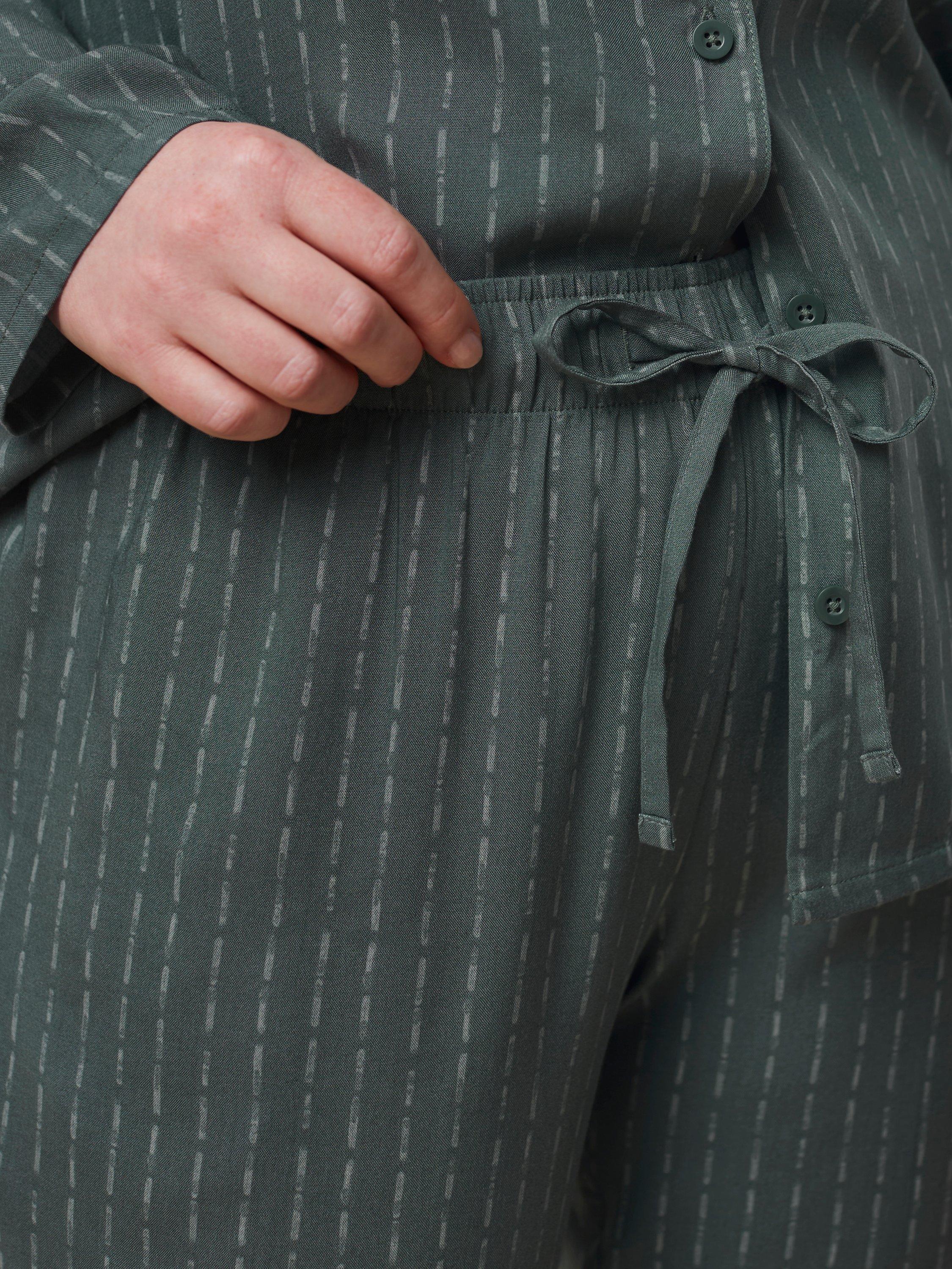 Product image 4 of 5, which shows Triumph Boyfriend Fit Lounge Set, Green - Dark Comb, 8