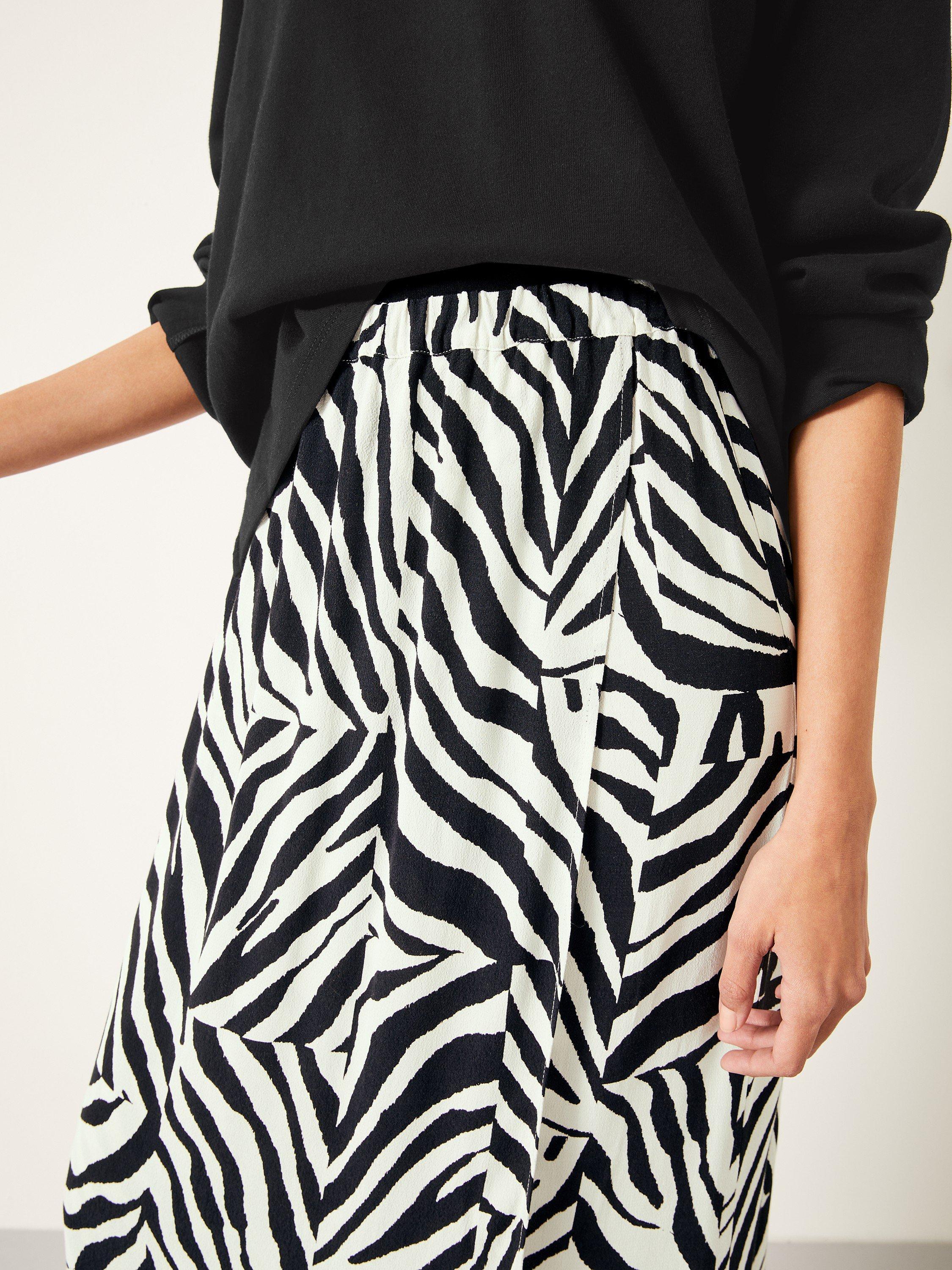 Black and white zebra skirt best sale