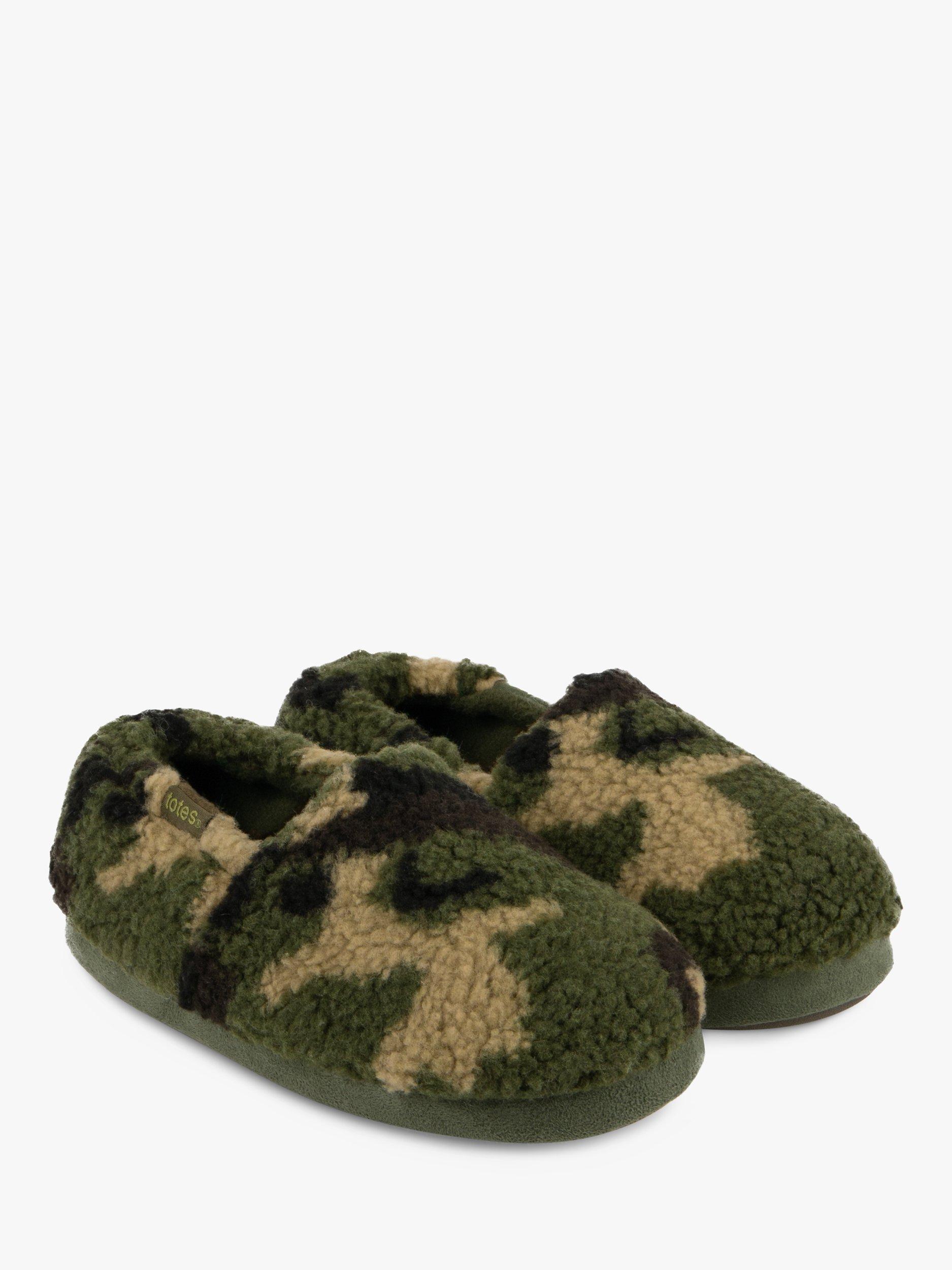 totes Kids' Camouflage Slippers, Green/Black, 11-12 Jnr