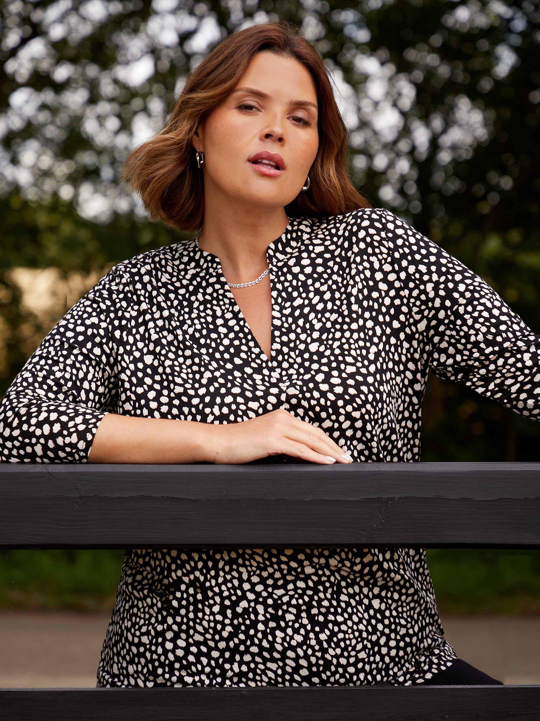 Live Unlimited Curve Monochrome Spot Top, Black
