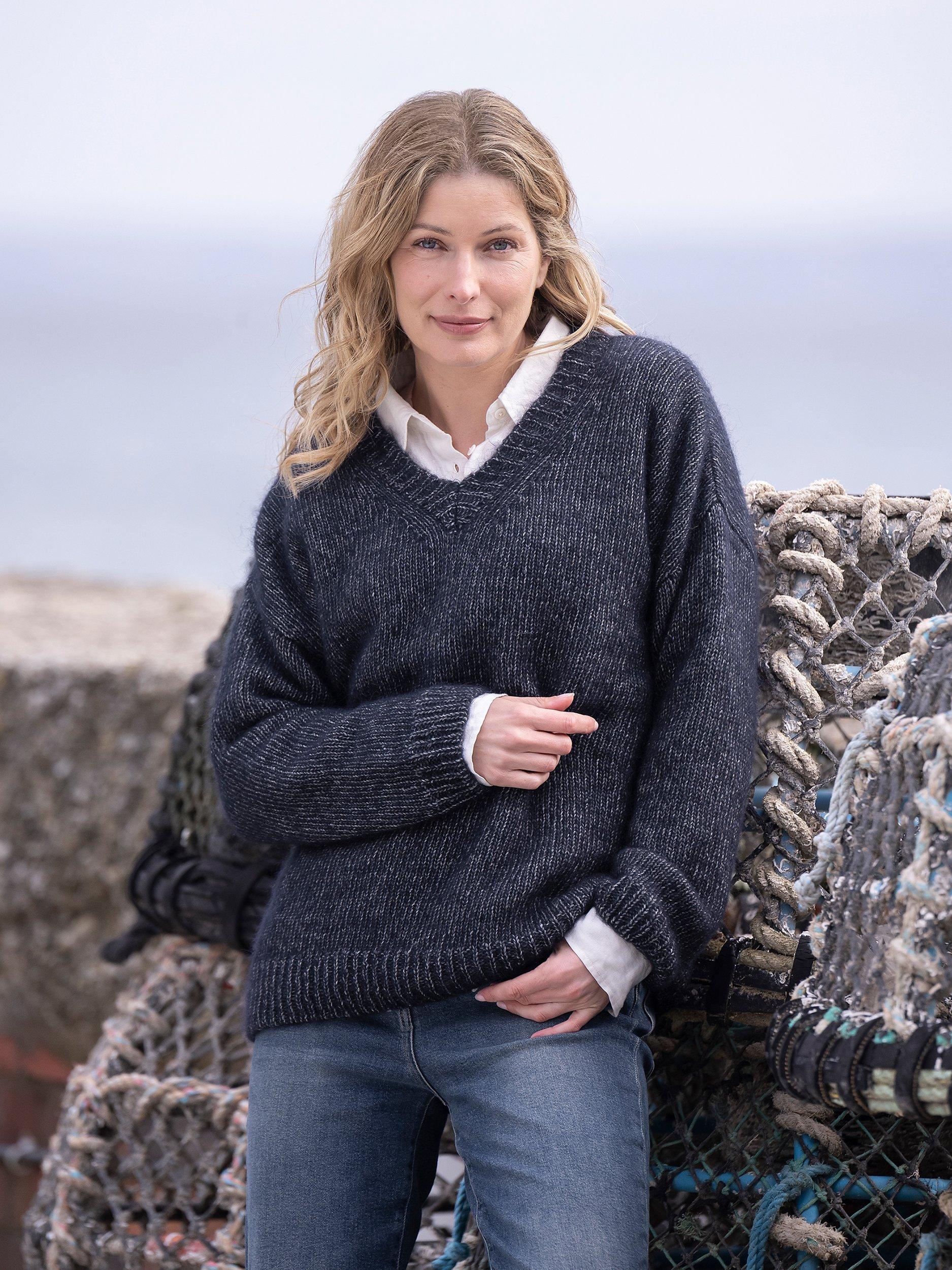 Celtic & Co. Alpaca Cotton V-Neck Jumper, Navy