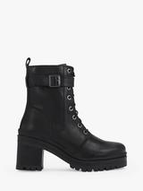Carvela Snug Leather Lace Up Ankle Boots Black