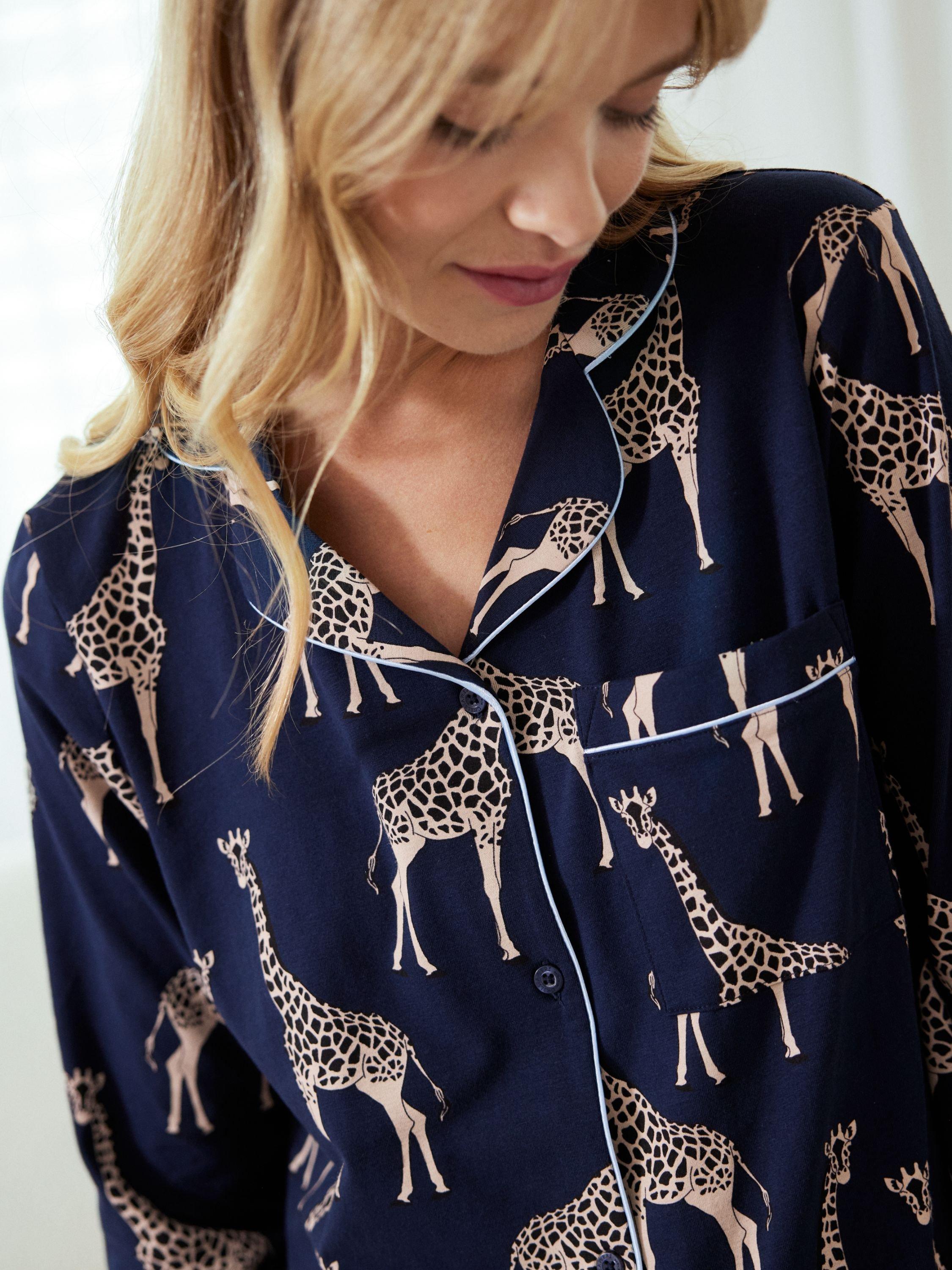 Chelsea Peers Organic Cotton Blend Giraffe Print Pyjama Set Navy