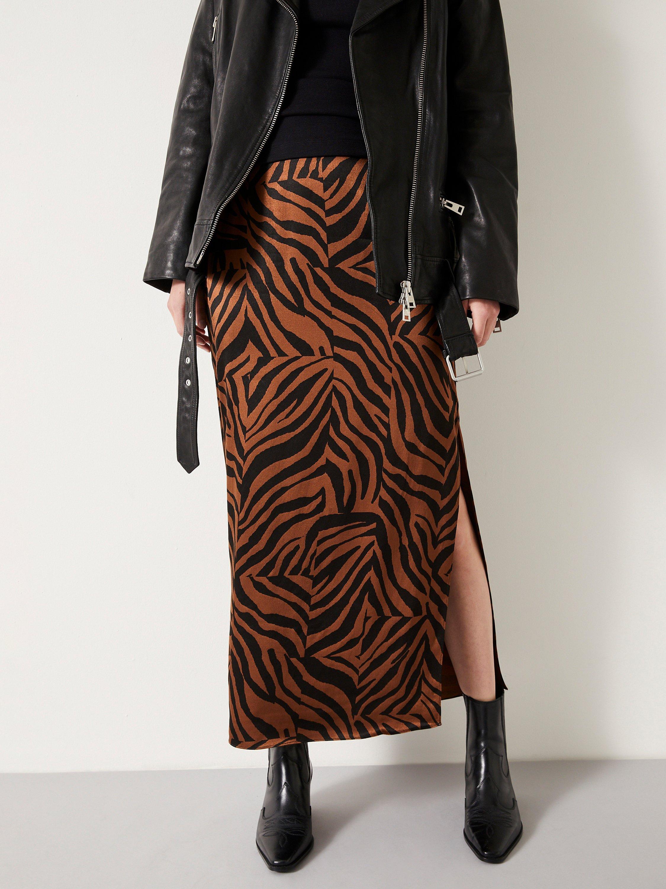 Black colour maxi skirt zebra hotsell