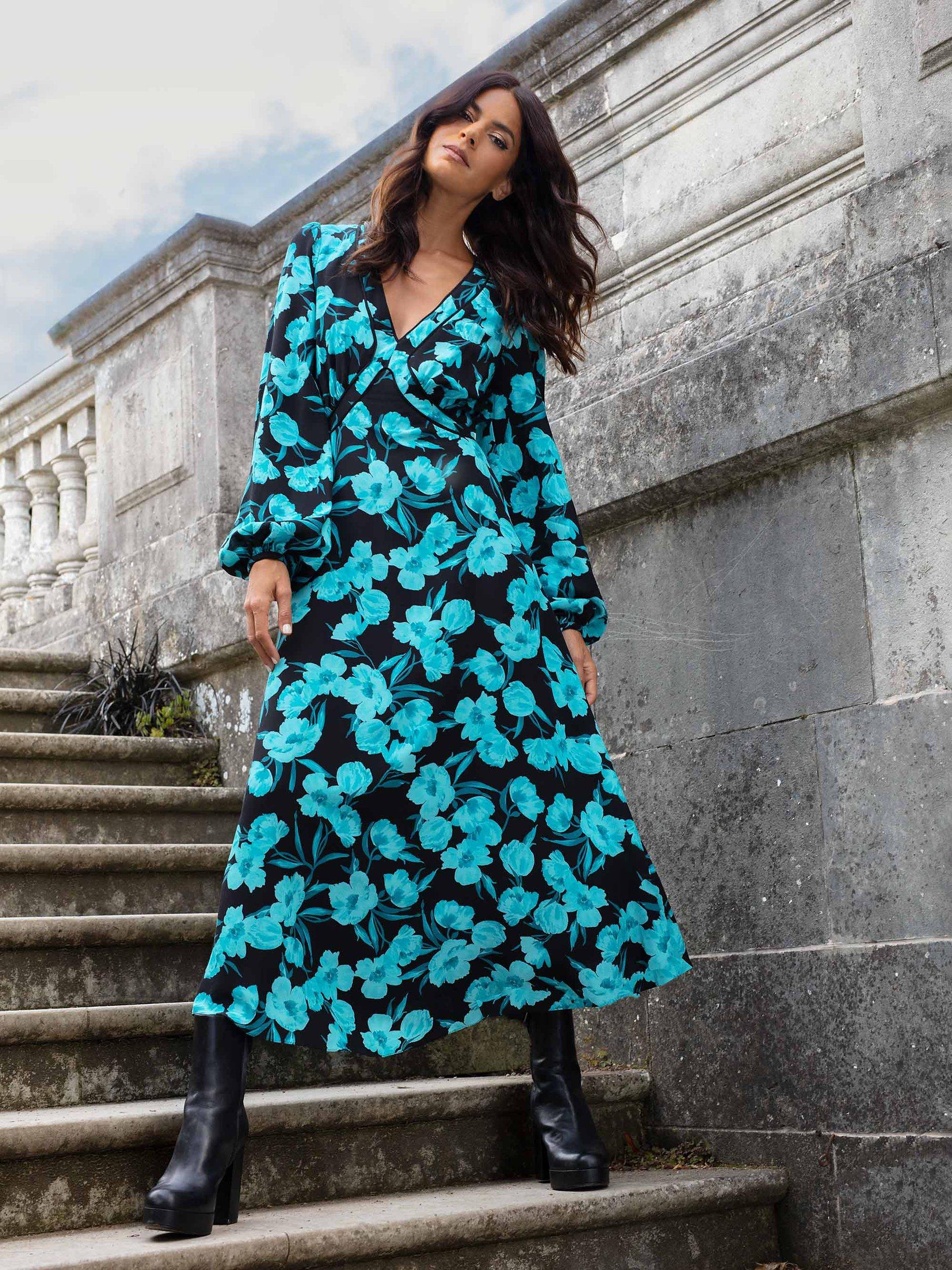 Ro Zo Floral V Neck Midi Dress Blue