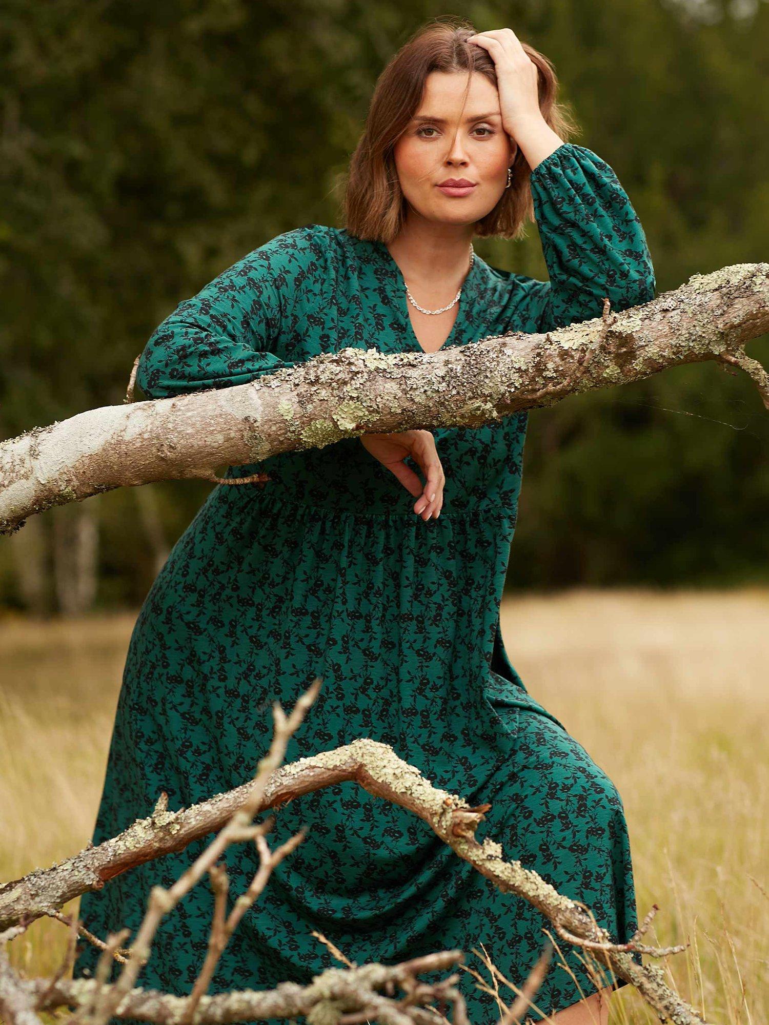 Live Unlimited Curve Floral Print Jersey Nehru Collar Relaxed Midi Dress, Green