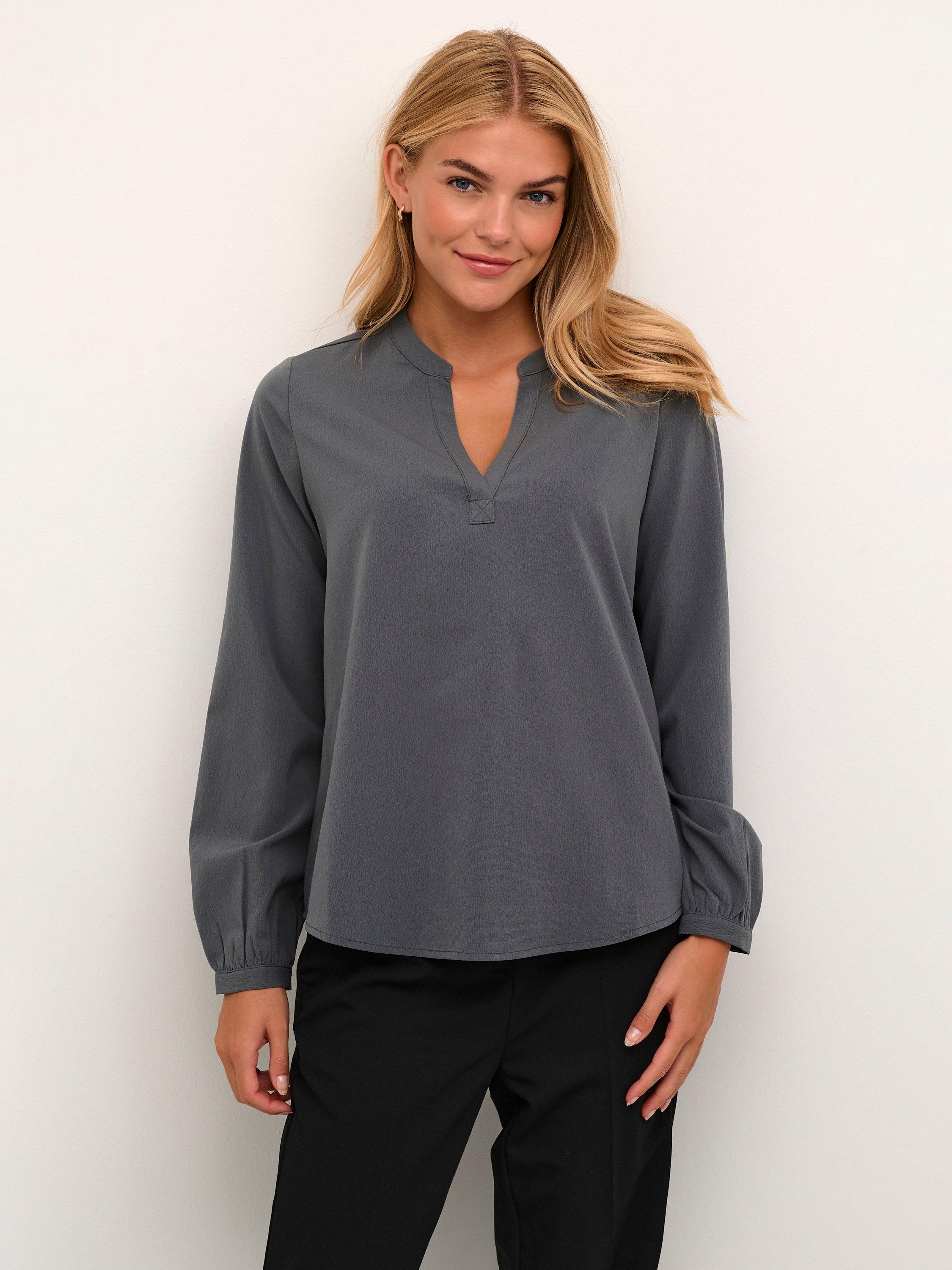 Product image 1 of 6, which shows KAFFE Janne Blouse, Smoked Pearl, 14