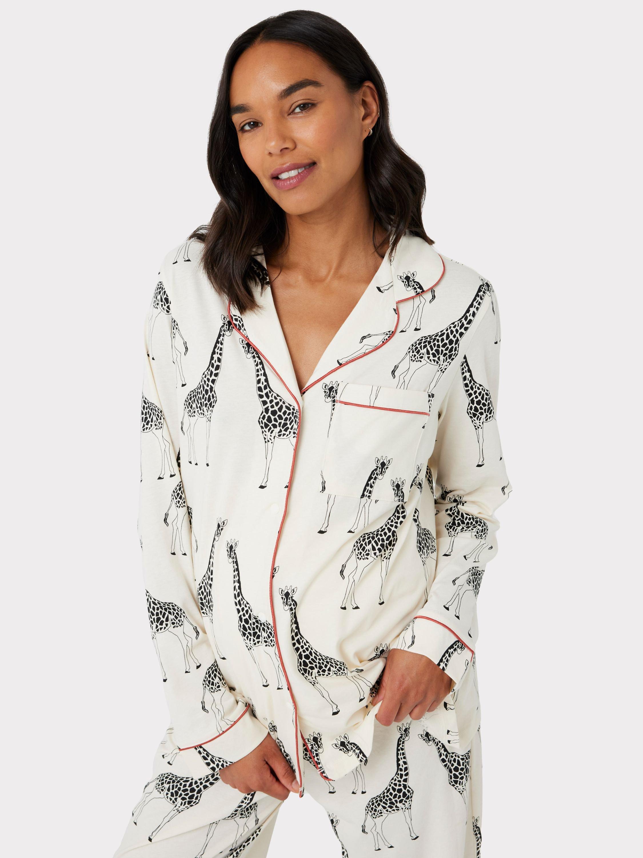 Product image 1 of 5, which shows Chelsea Peers Giraffe Long Shirt Organic Cotton Maternity Pyjama Set, Off White, 10