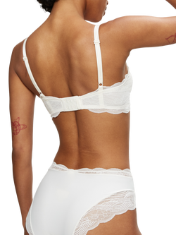 Triumph Lift Smart Lace Bra - view 2, Ecru White