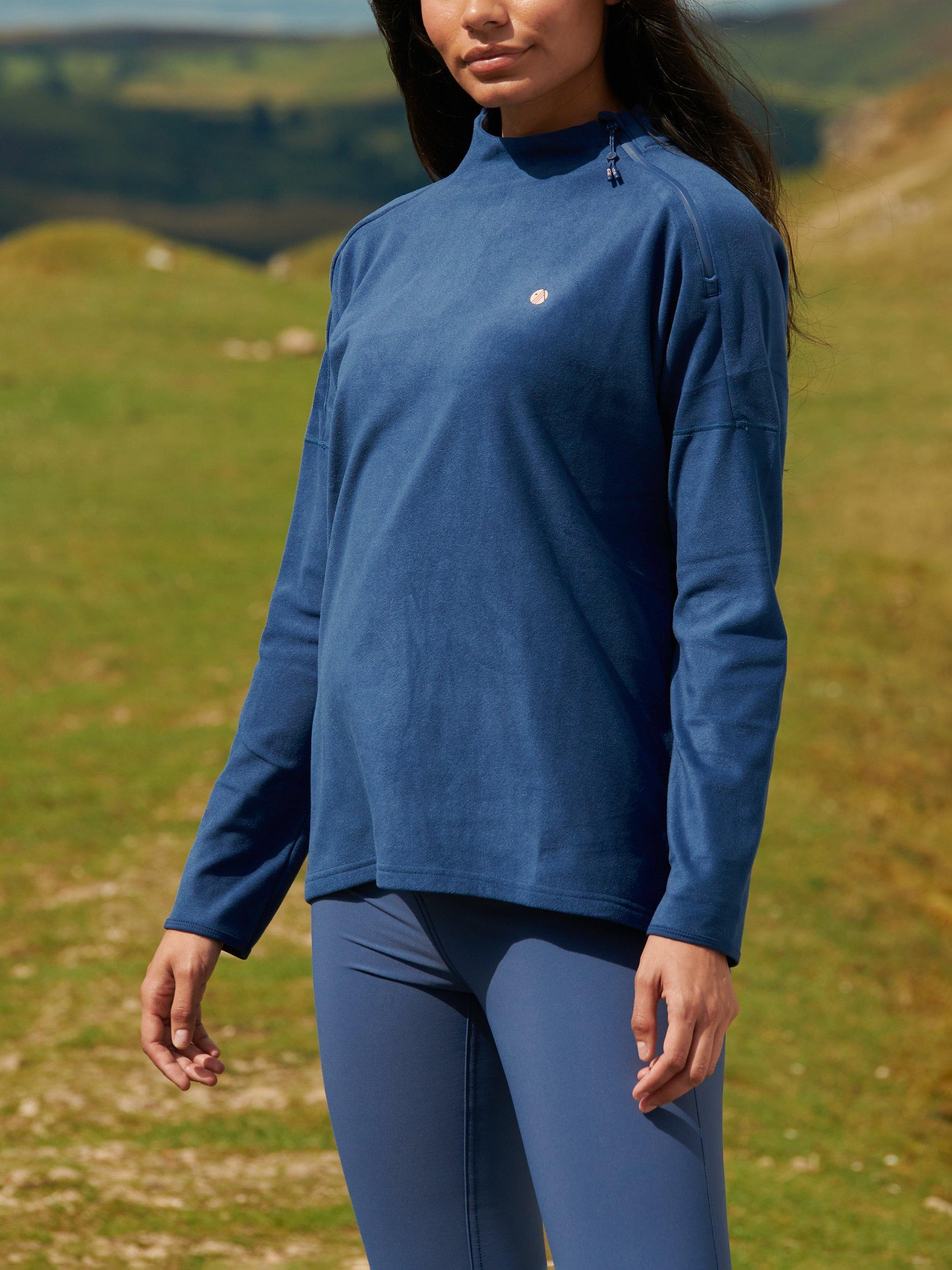 Product image 6 of 8, which shows ACAI Escape Lightweight Fleece, Moonlight Blue, M