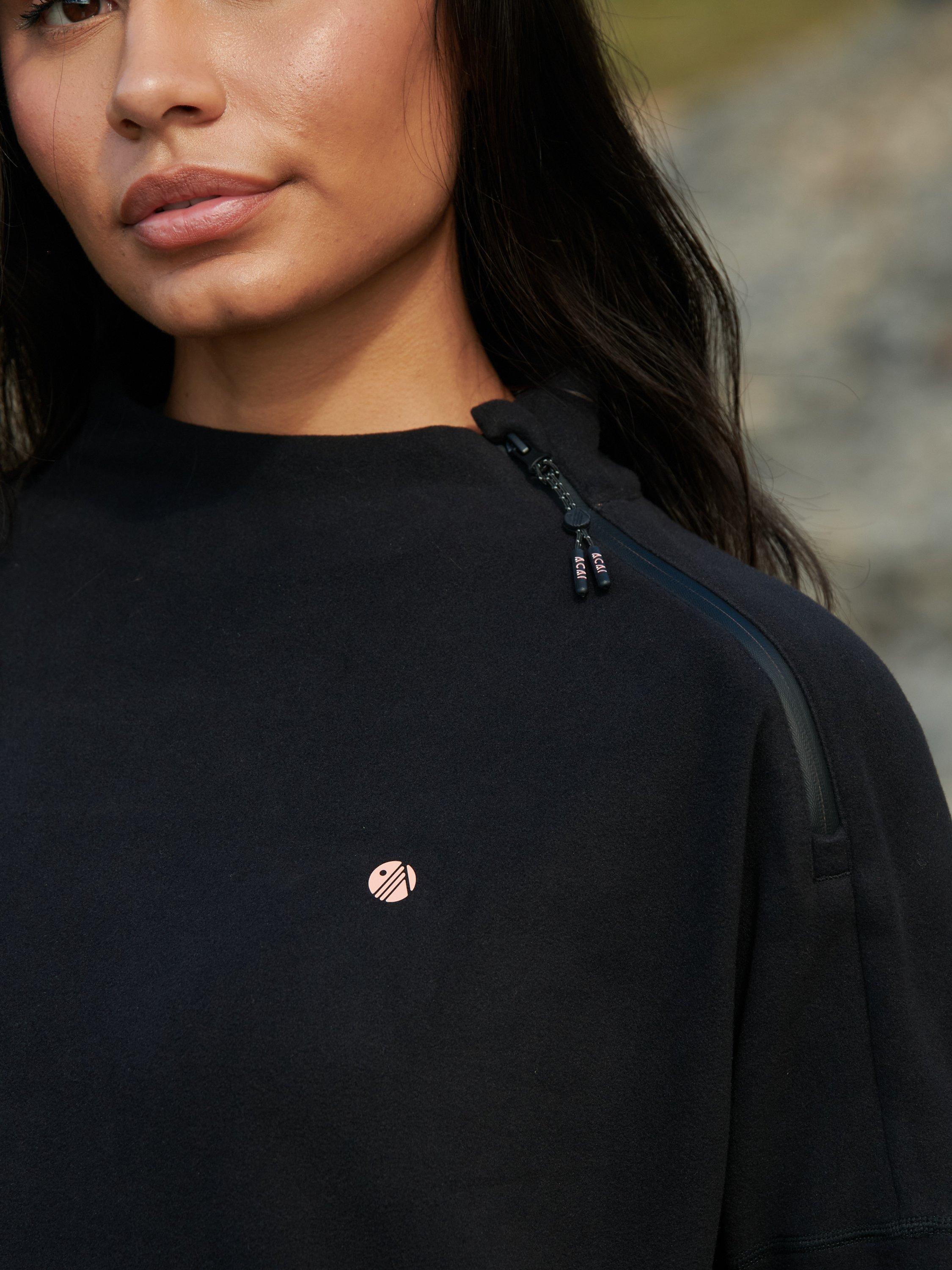 Product image 7 of 9, which shows ACAI Escape Lightweight Fleece, Black, XS
