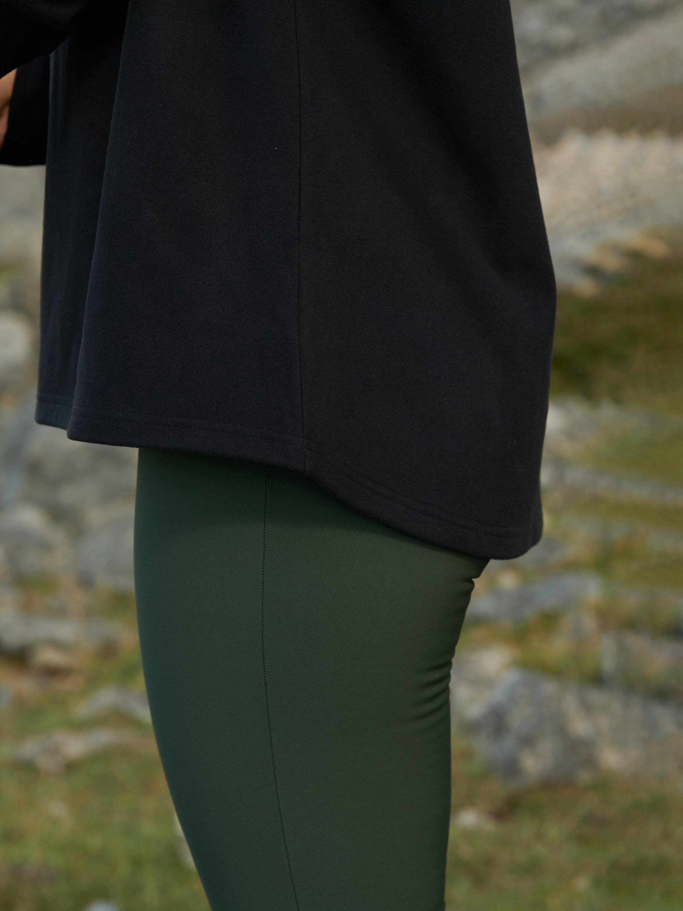Product image 8 of 9, which shows ACAI Escape Lightweight Fleece, Black, XS