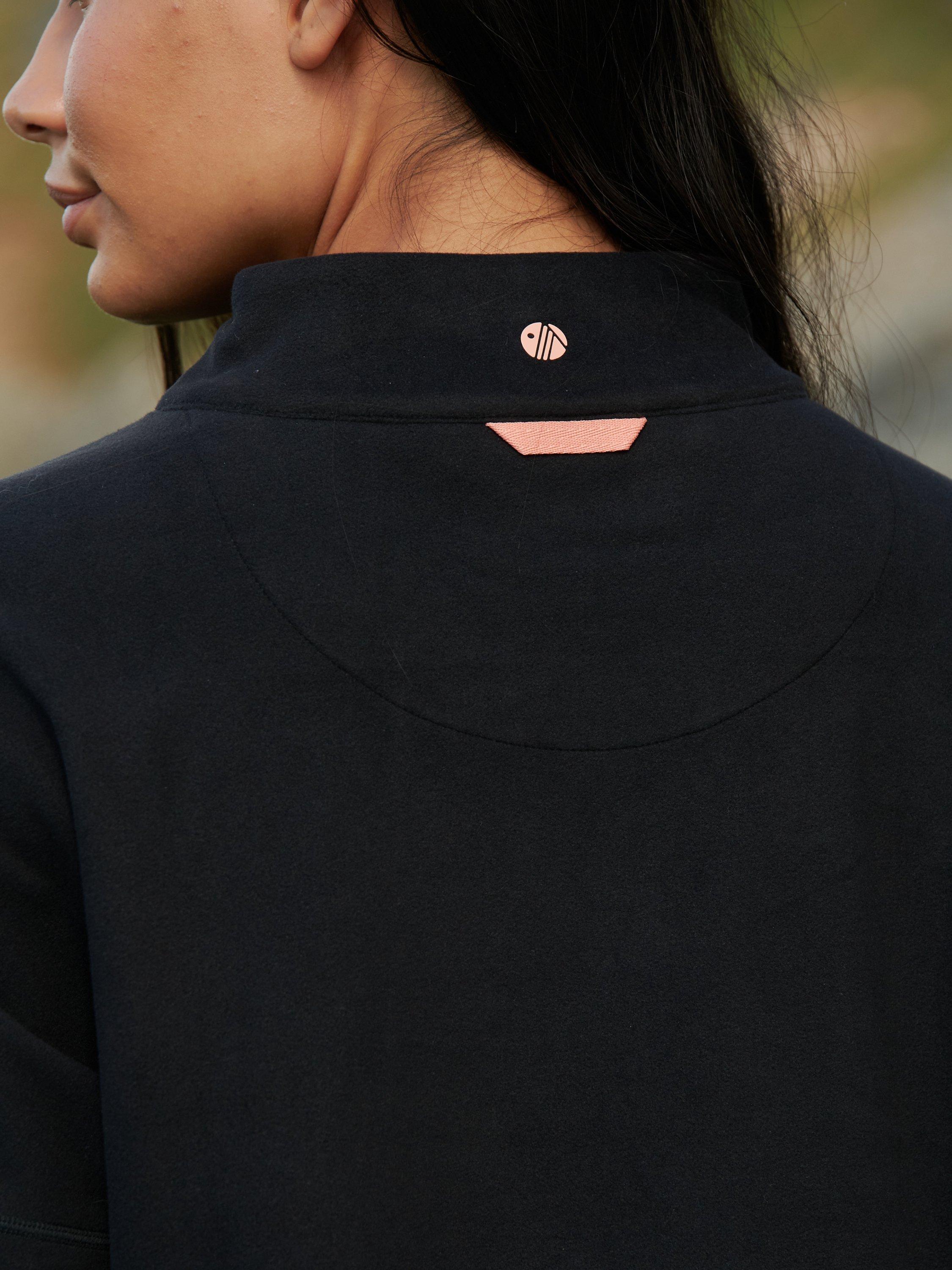 Product image 9 of 9, which shows ACAI Escape Lightweight Fleece, Black, XS