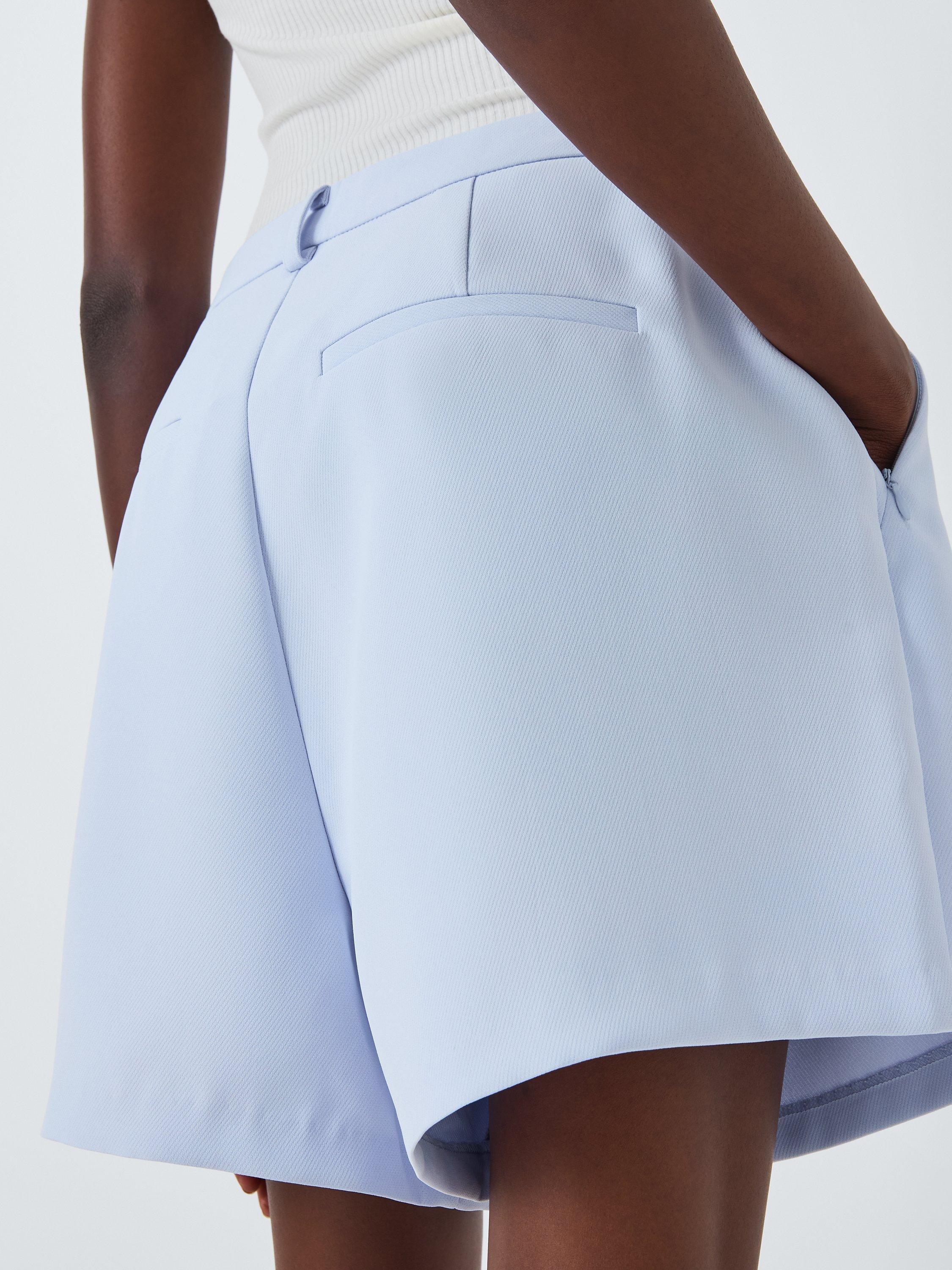 Product image 6 of 7, which shows Good American Luxe Shorts, Glass, 24