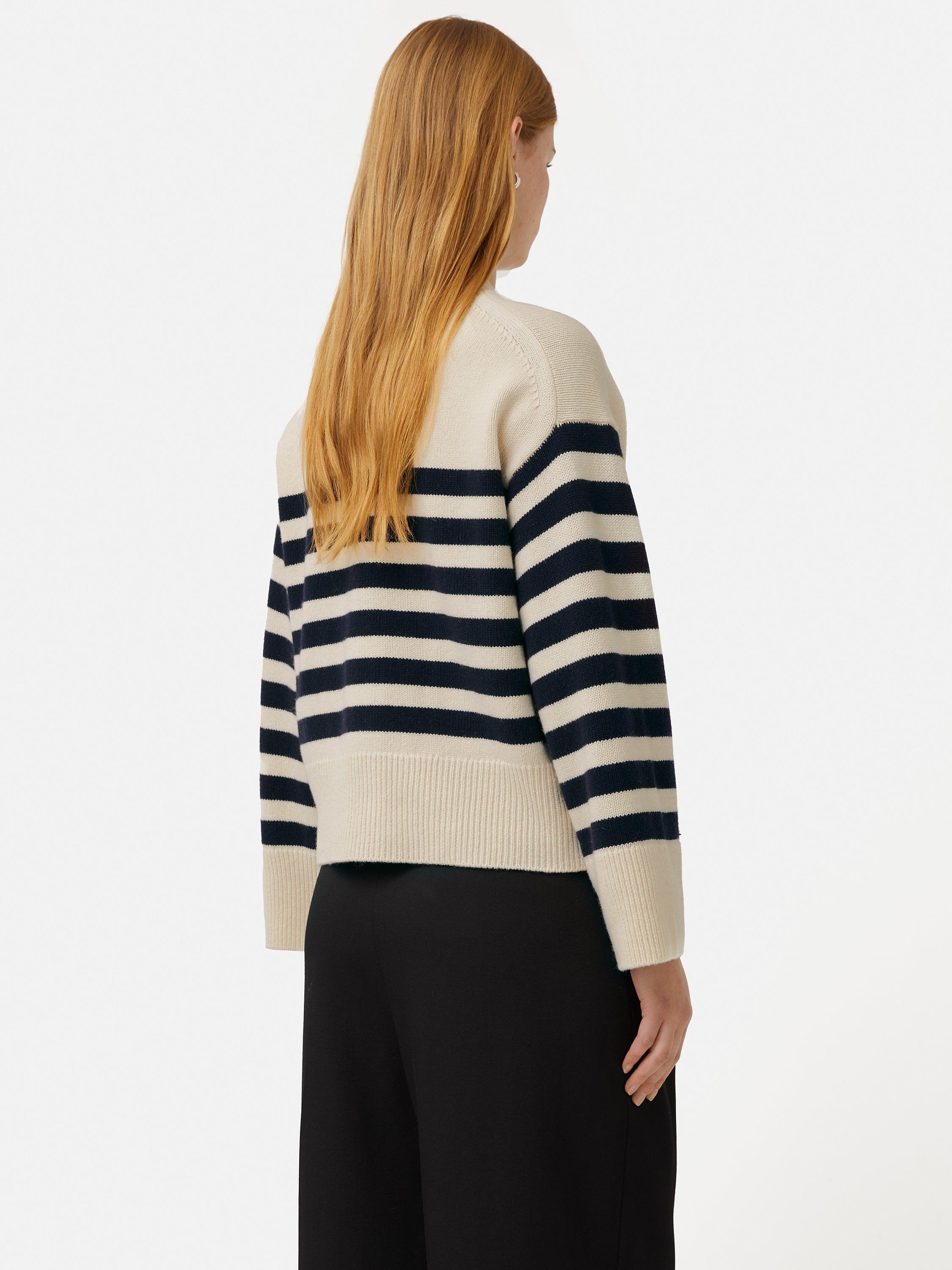 VINCE Navy Blue & Beige Striped outlets Sweater