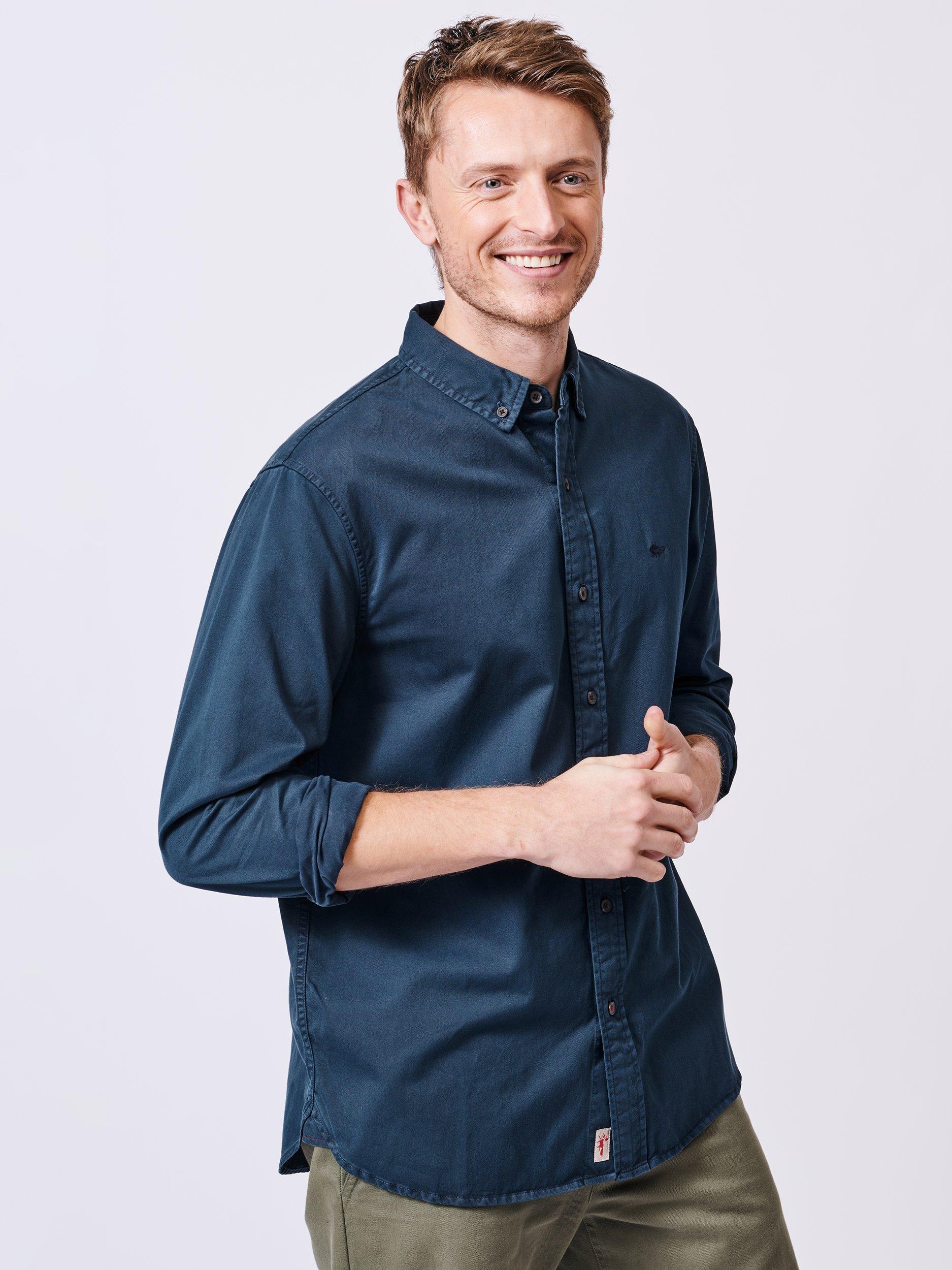 Product image 1 of 6, which shows Aubin Hessle Garment Dyed Cotton Shirt, Navy, S