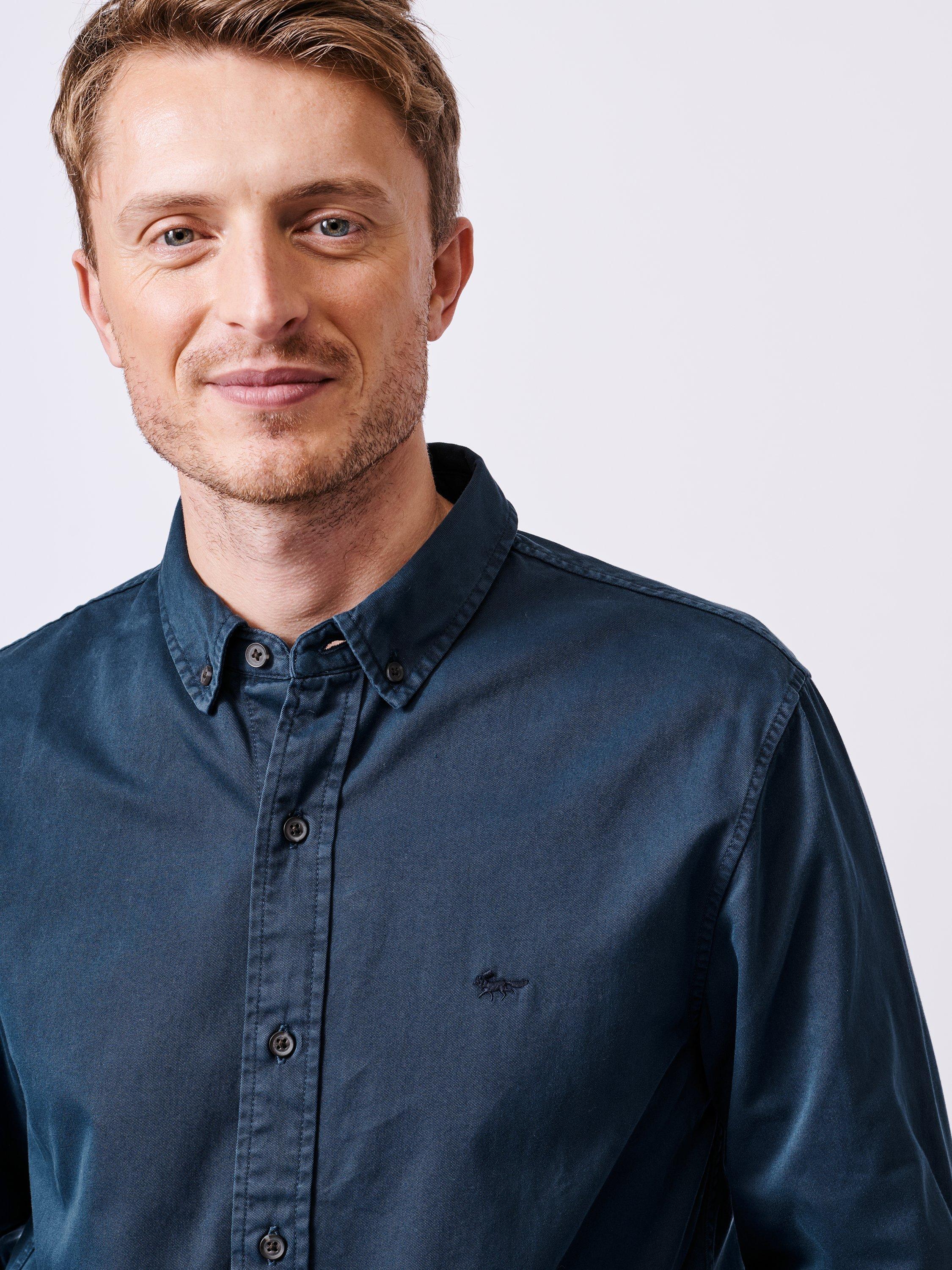 Product image 4 of 6, which shows Aubin Hessle Garment Dyed Cotton Shirt, Navy, S