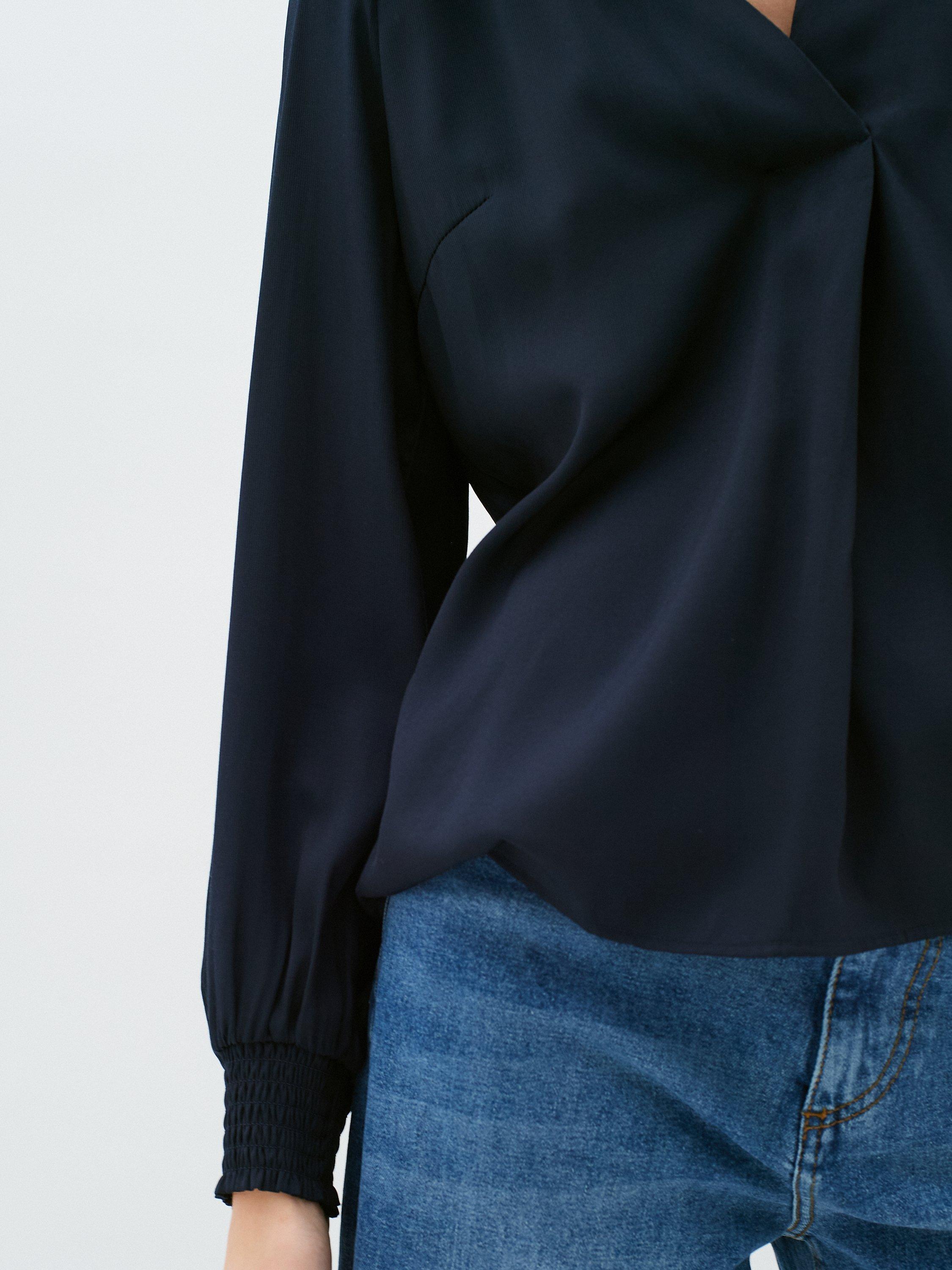Product image 4 of 6, which shows InWear Huxie Blouse, Marine Blue, 12