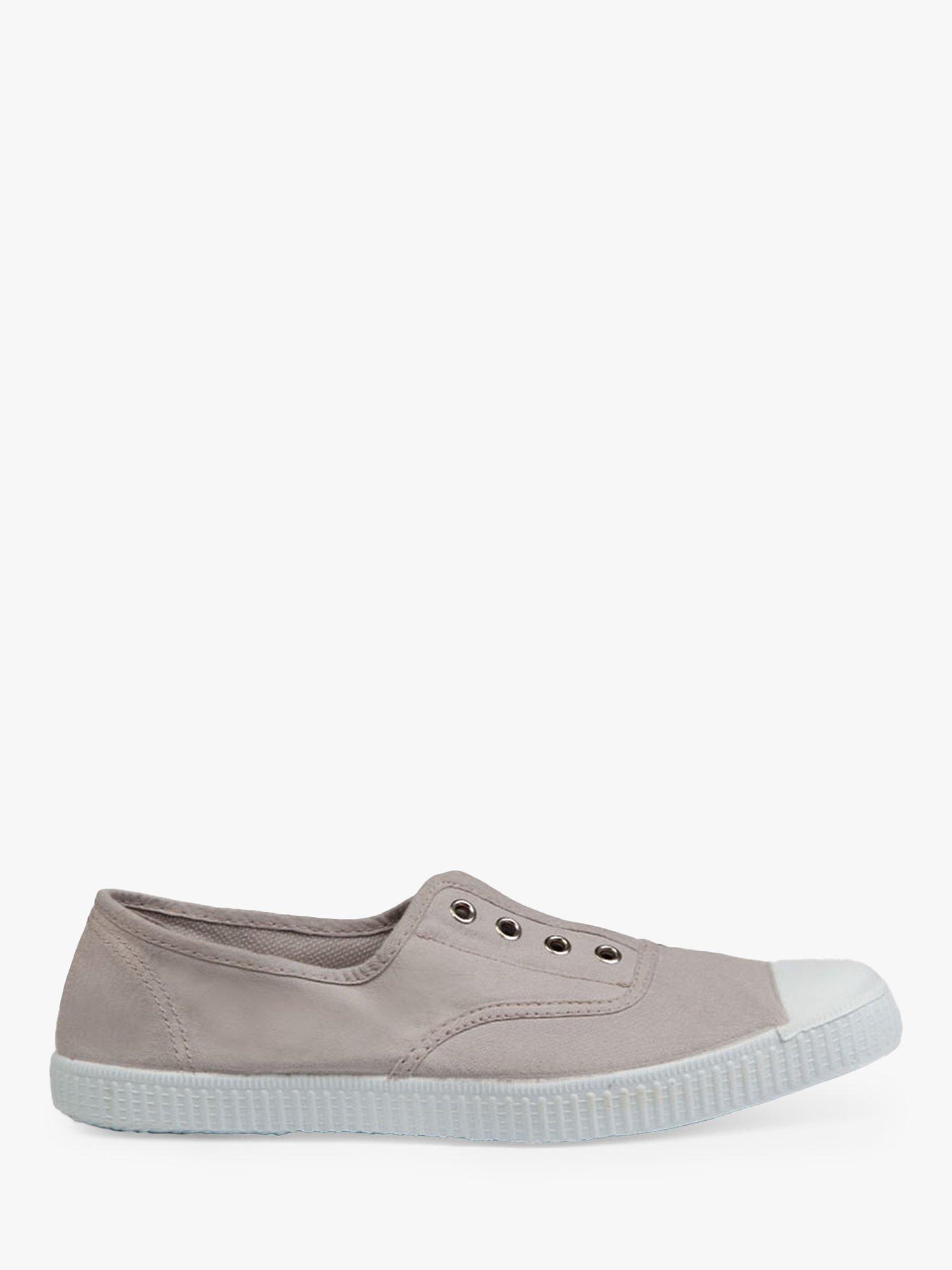Product image 1 of 3, which shows Trotters Adult Hampton Plum Canvas Shoes, Putty, 5