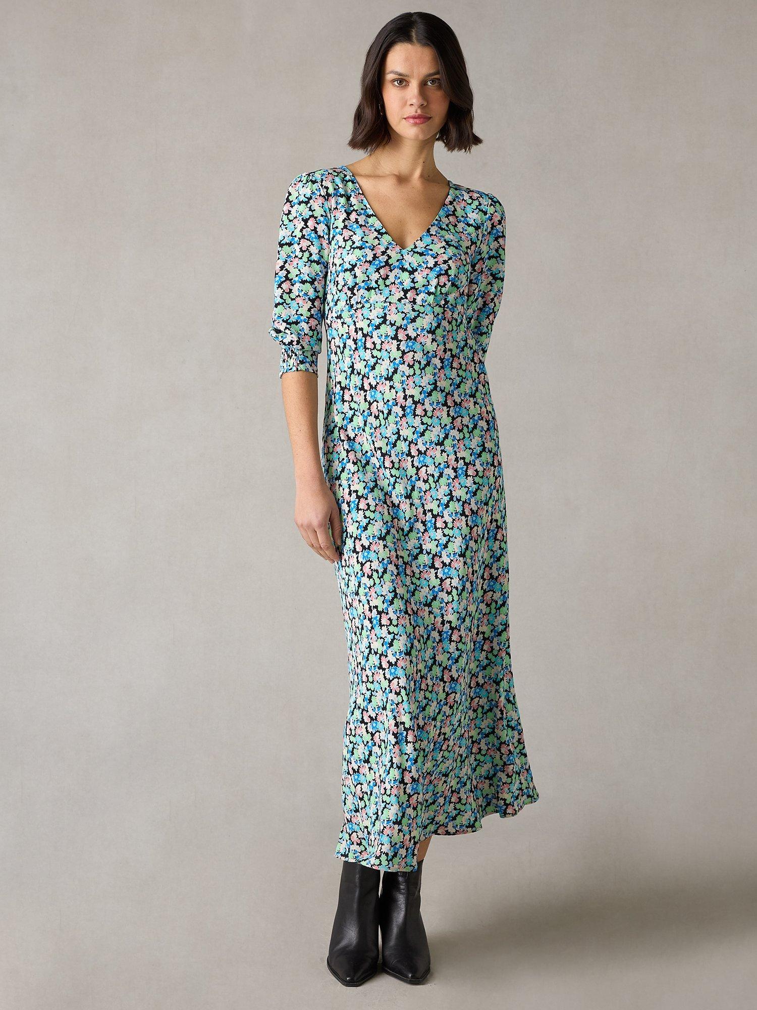 Ro&Zo Petite Multi Blurred Daisy Print V Neck Midi Dress, Black/Multi