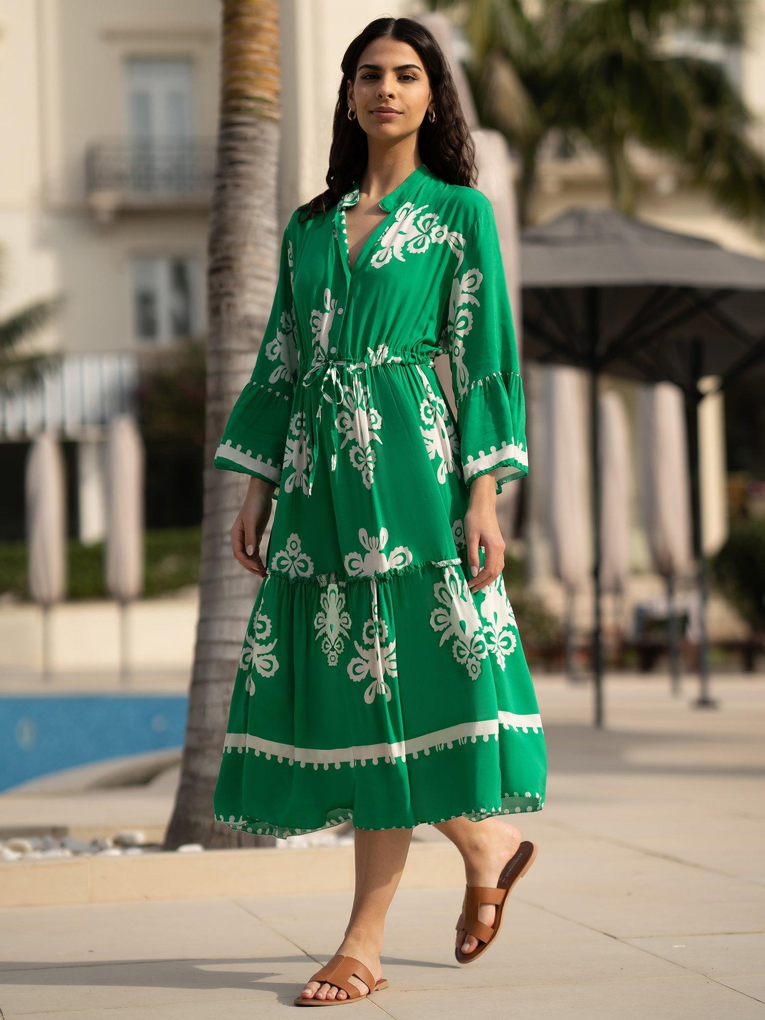 Product image 1 of 5, which shows Yumi Printed Midi Dress, Green, 8