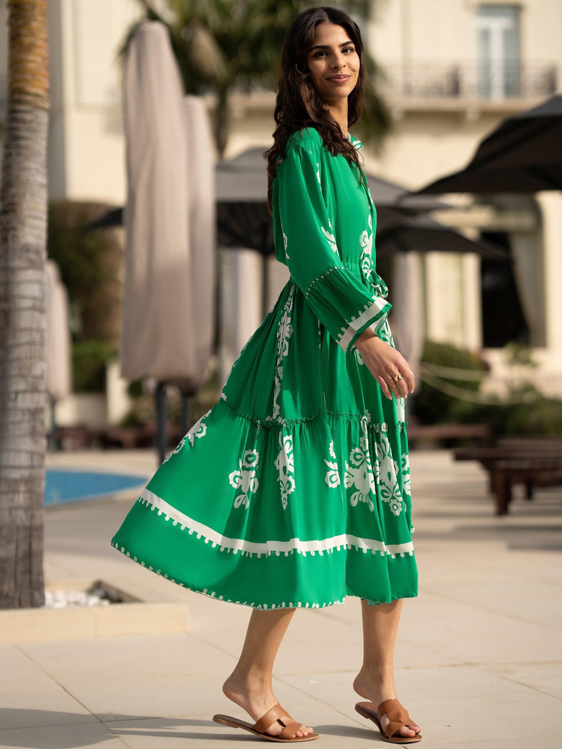Product image 2 of 5, which shows Yumi Printed Midi Dress, Green, 8