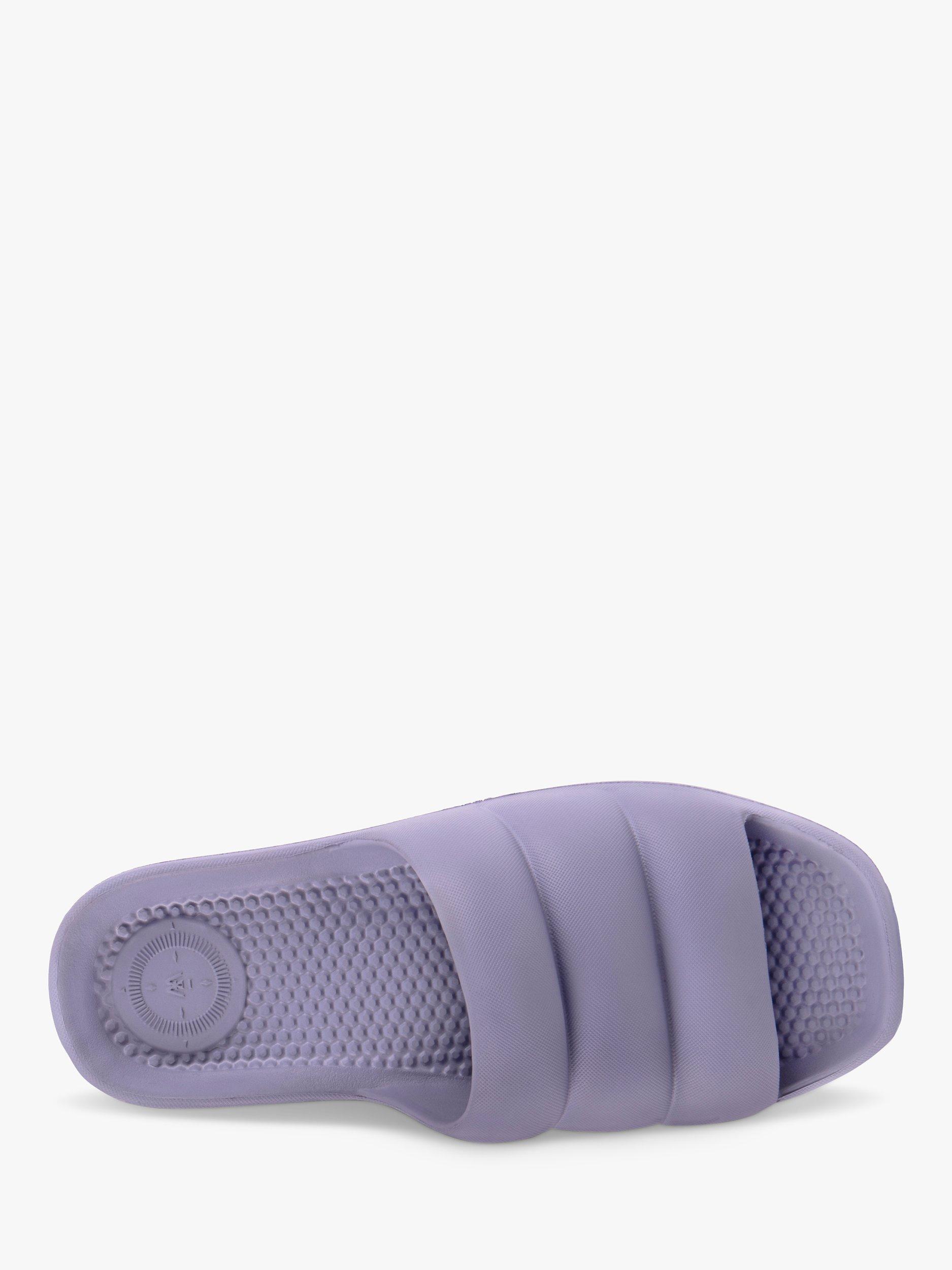 Product image 3 of 6, which shows totes Puffy Slider Sandals, Lilac Periwinkle, 4