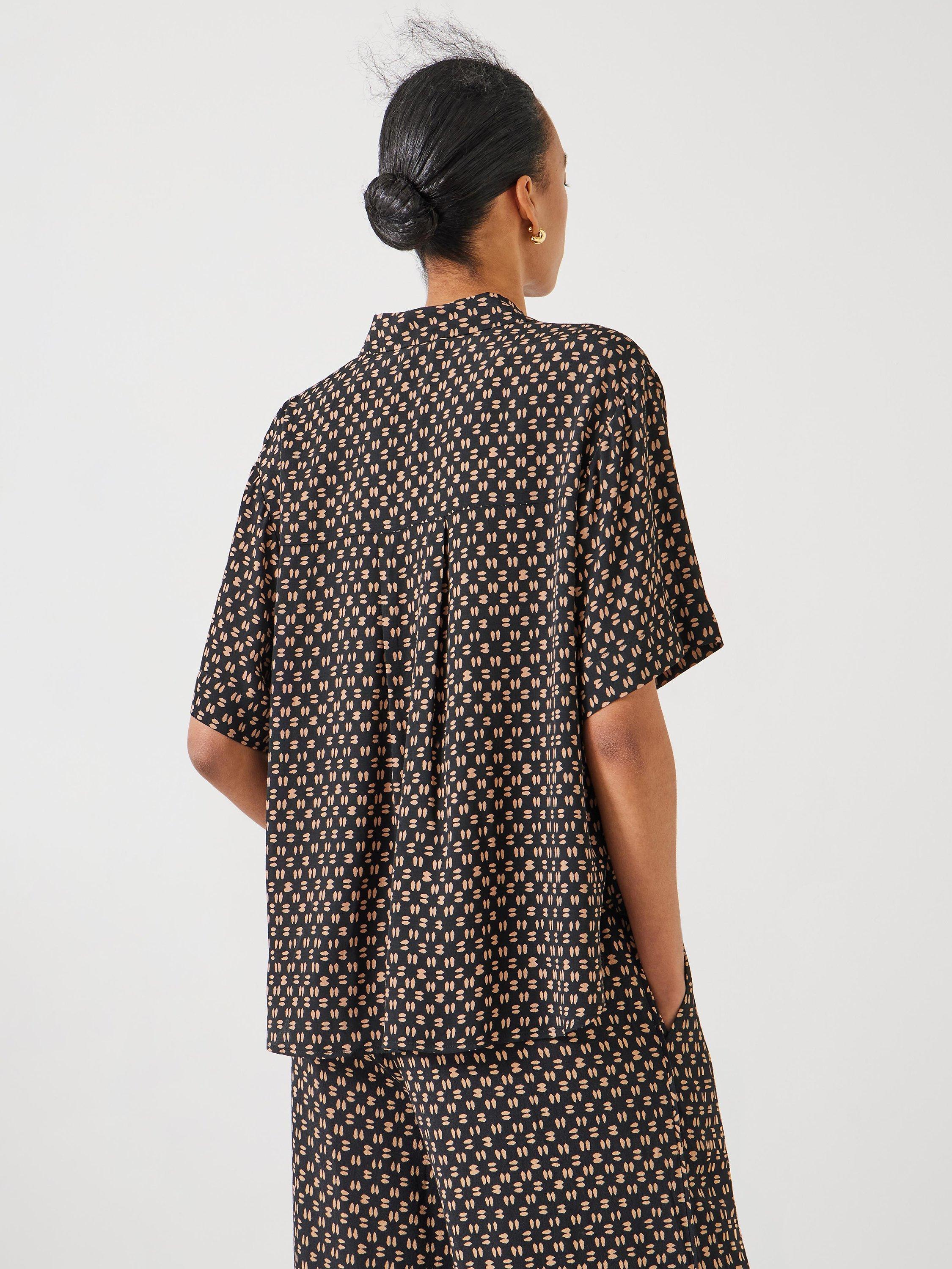 Product image 4 of 5, which shows HUSH Shia Ecovero Short Sleeve Shirt, Contrast Geo Brown, 10