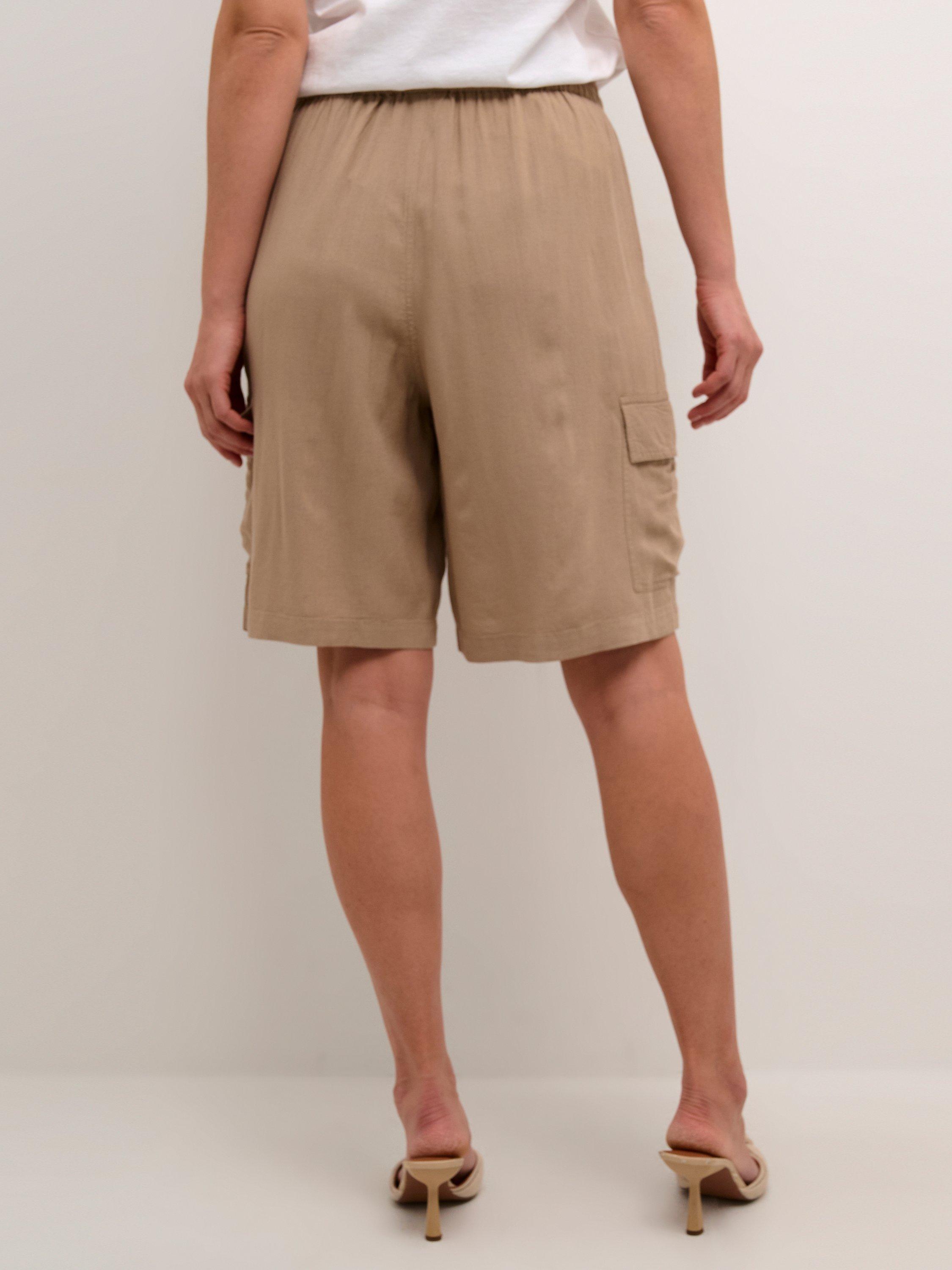 Product image 2 of 5, which shows KAFFE Milia Linen Blend Shorts, Chinchilla, 8