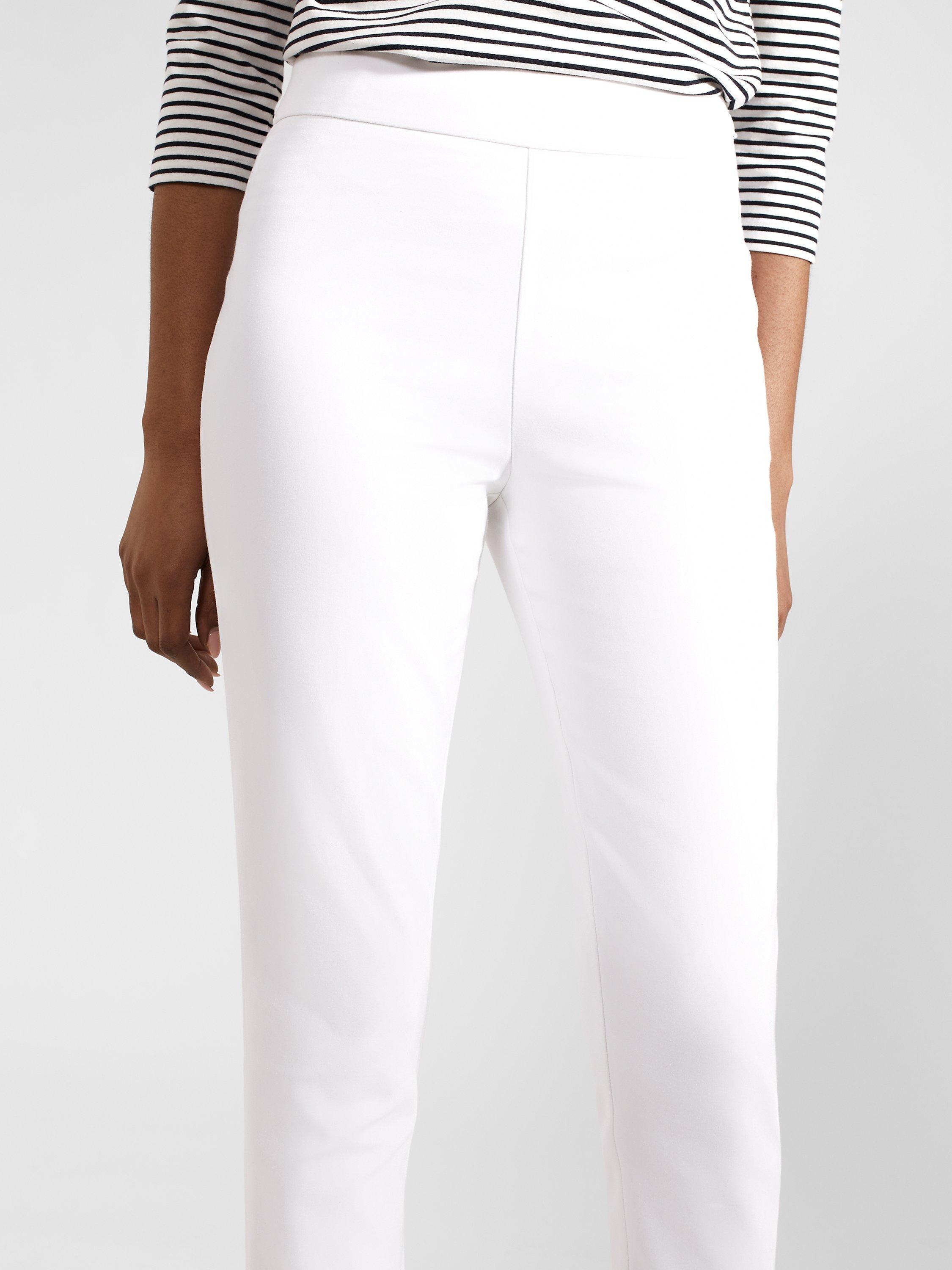Product image 3 of 4, which shows Hobbs Giselle Skinny Fit Capri Trousers, White, 6