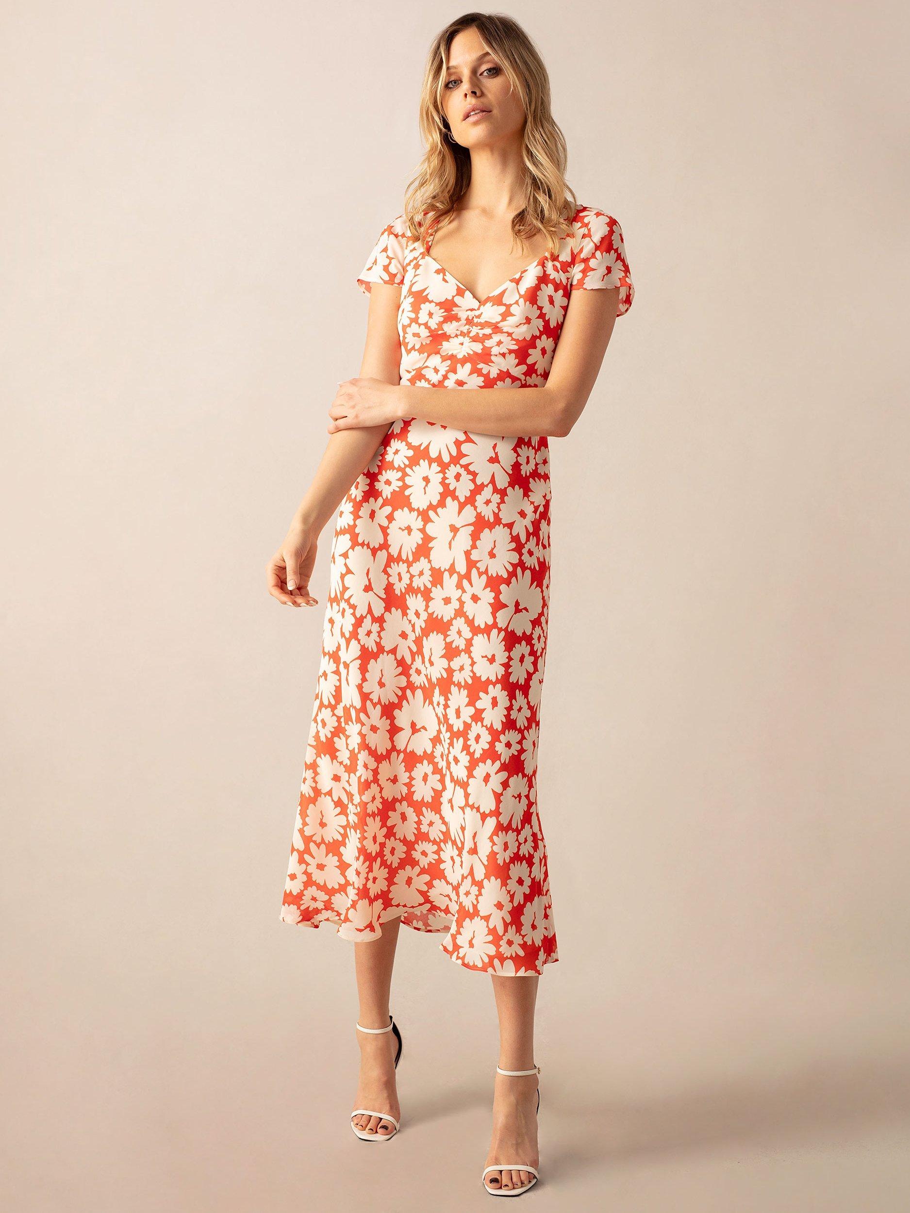 Product image 1 of 5, which shows Ro&Zo Daisy Print Sweetheart Neck Midi Dress, Red, 6